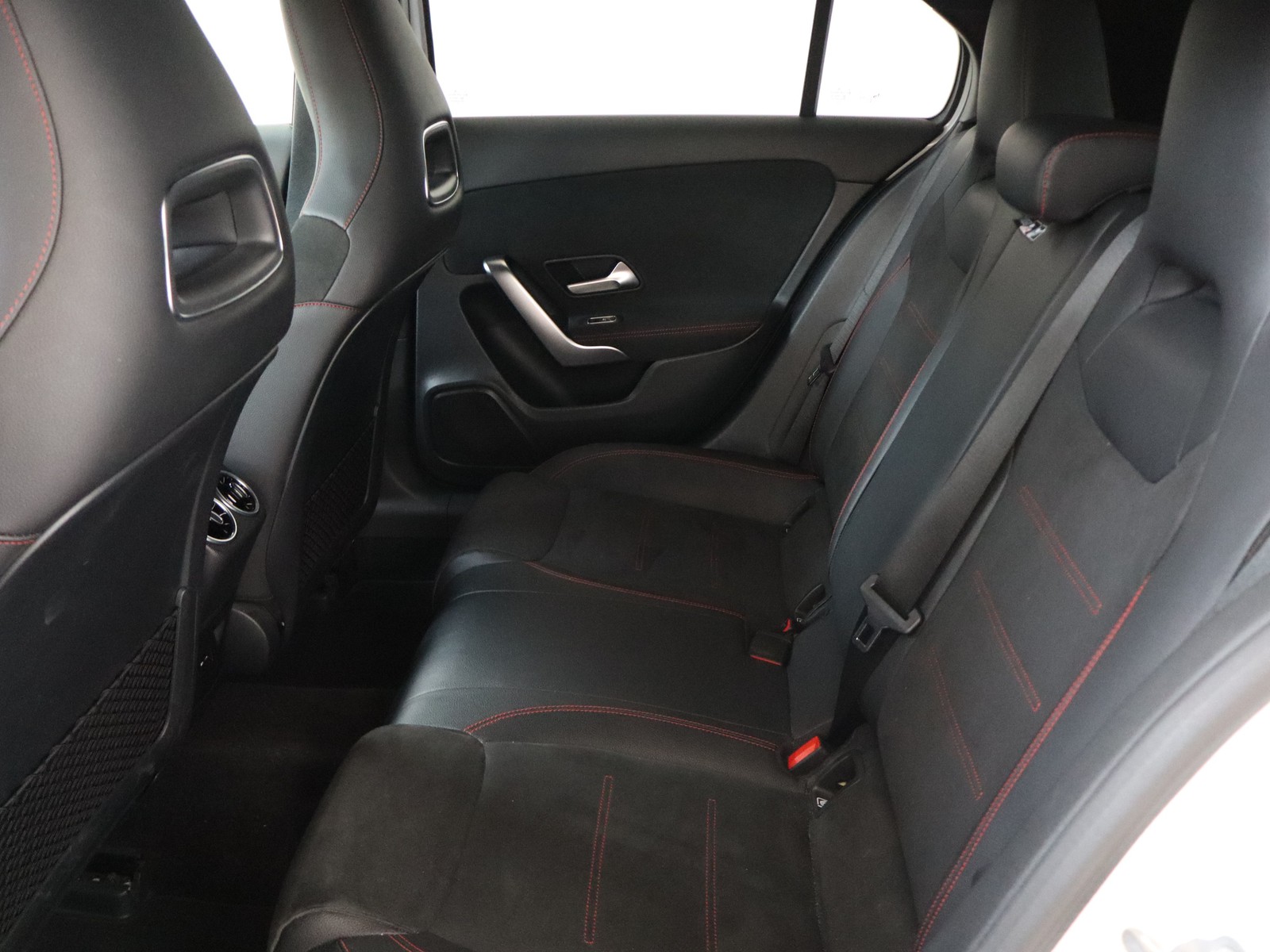 8 - Mercedes Classe A 250 e plug-in hybrid (e eq-power) premium 8g-dct