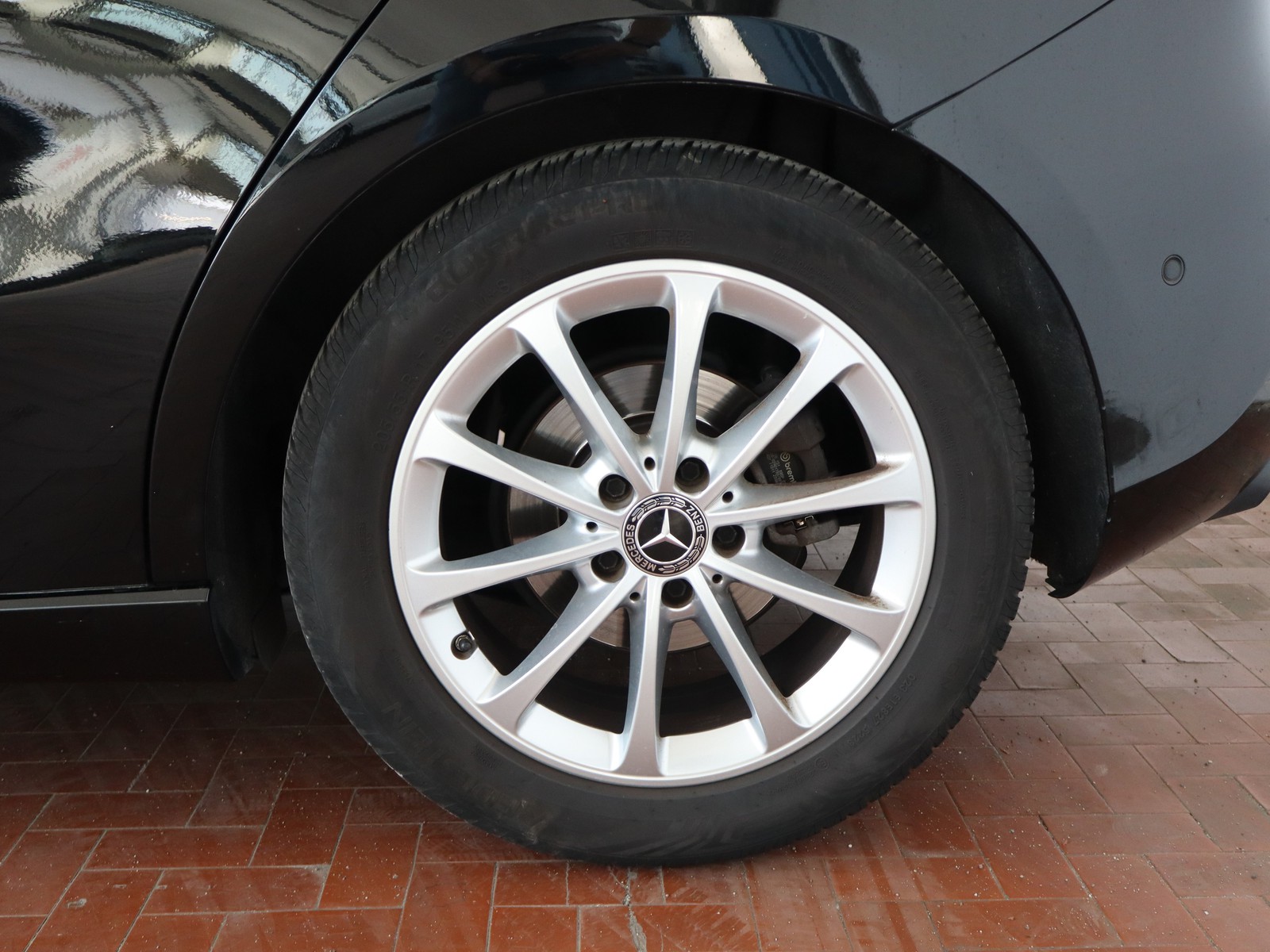 4 - Mercedes Classe A 180 d sport 7g-dct