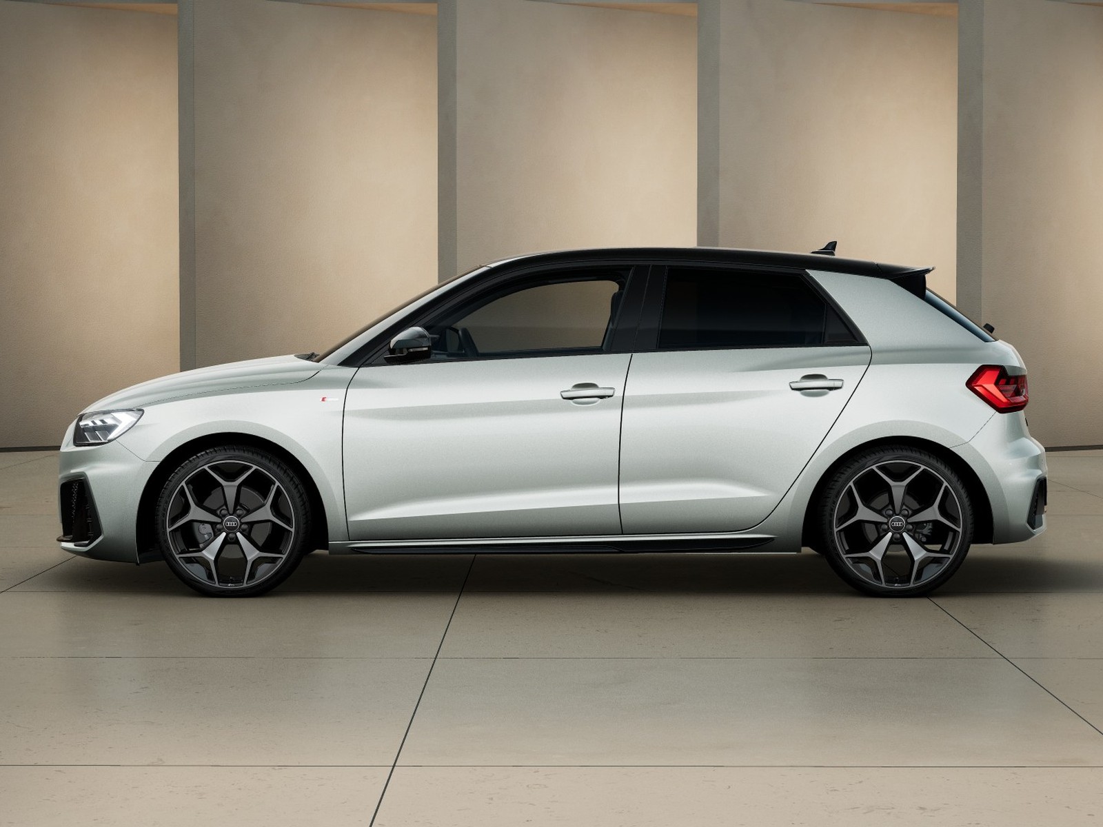 3 - Audi A1 sportback 30 1.0 tfsi 116cv identity black s tronic