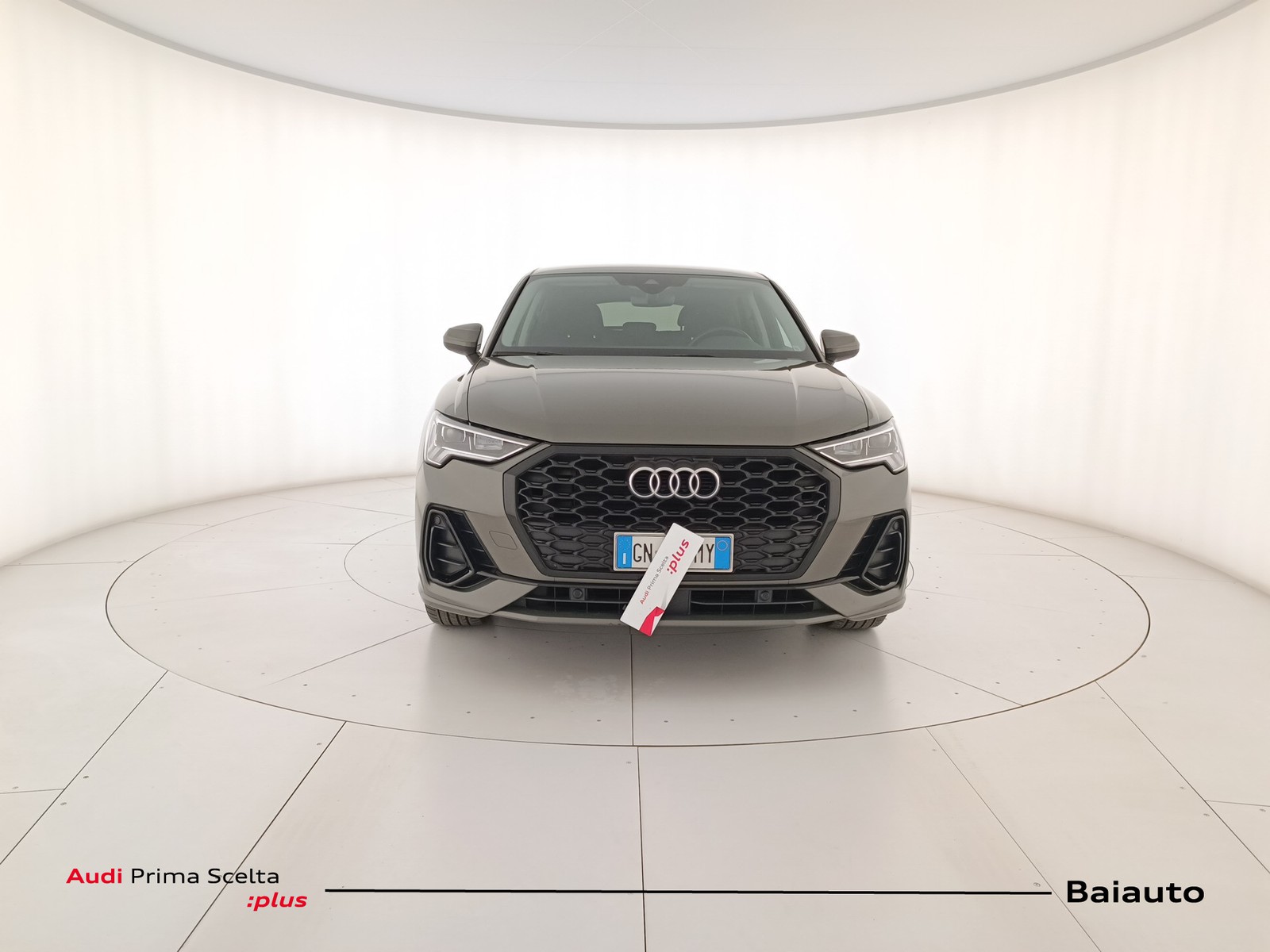 2 - Audi Q3 sportback 35 2.0 tdi s line edition s tronic