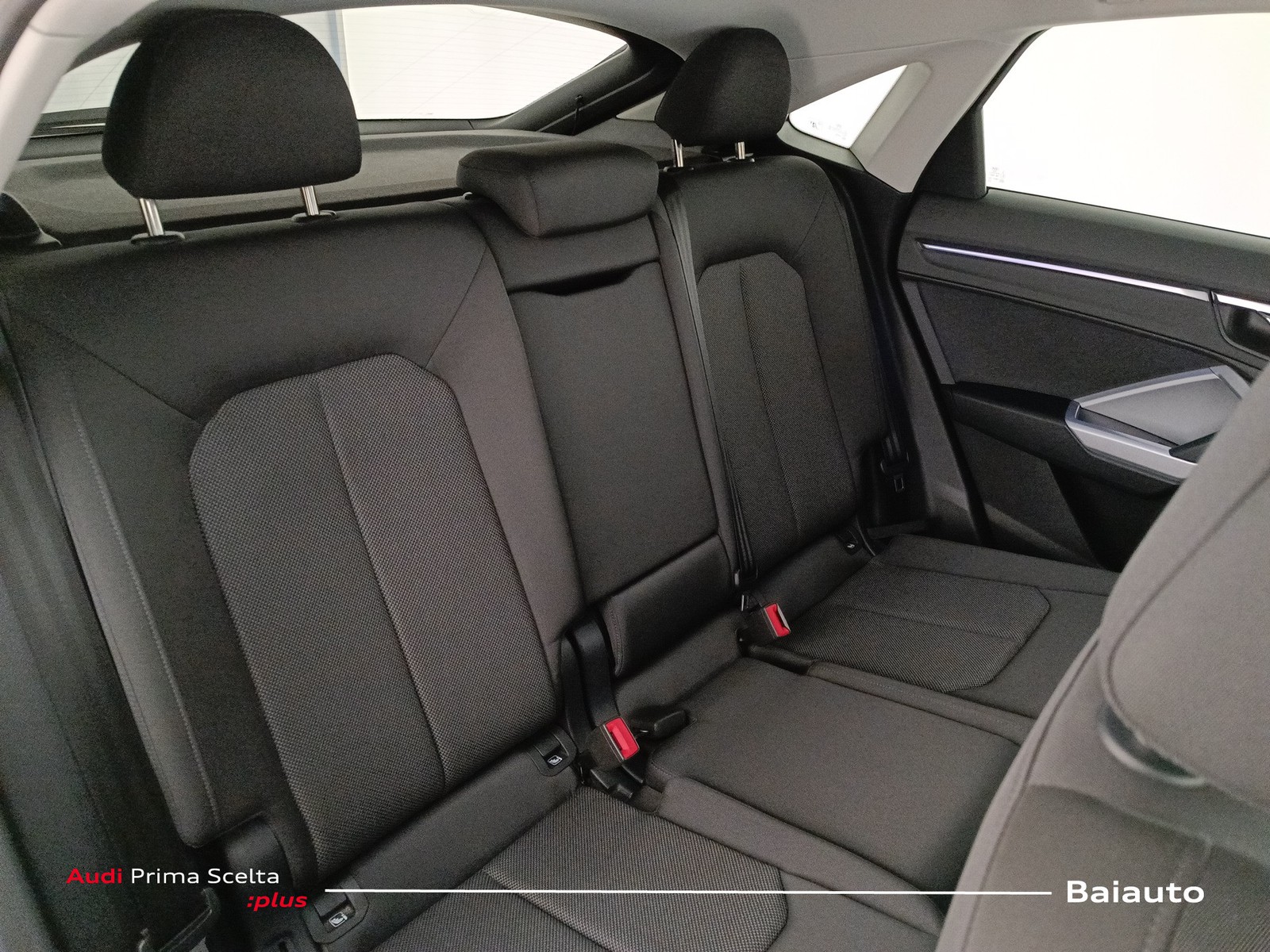 23 - Audi Q3 sportback 35 2.0 tdi s line edition s tronic