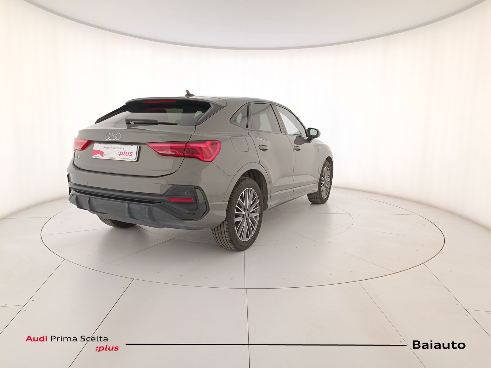 4 - Audi Q3 sportback 35 2.0 tdi s line edition s tronic
