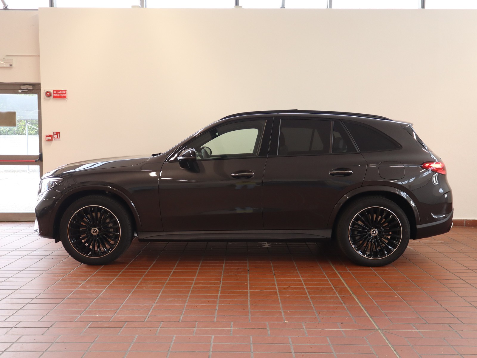 3 - Mercedes GLC suv 300 de plug-in hybrid amg line premium 4matic 9g-tronic