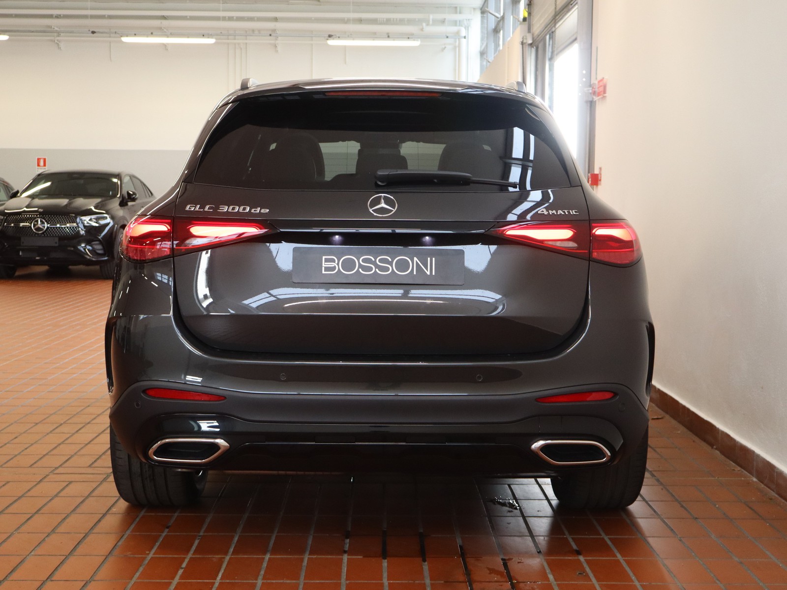 6 - Mercedes GLC suv 300 de plug-in hybrid amg line premium 4matic 9g-tronic