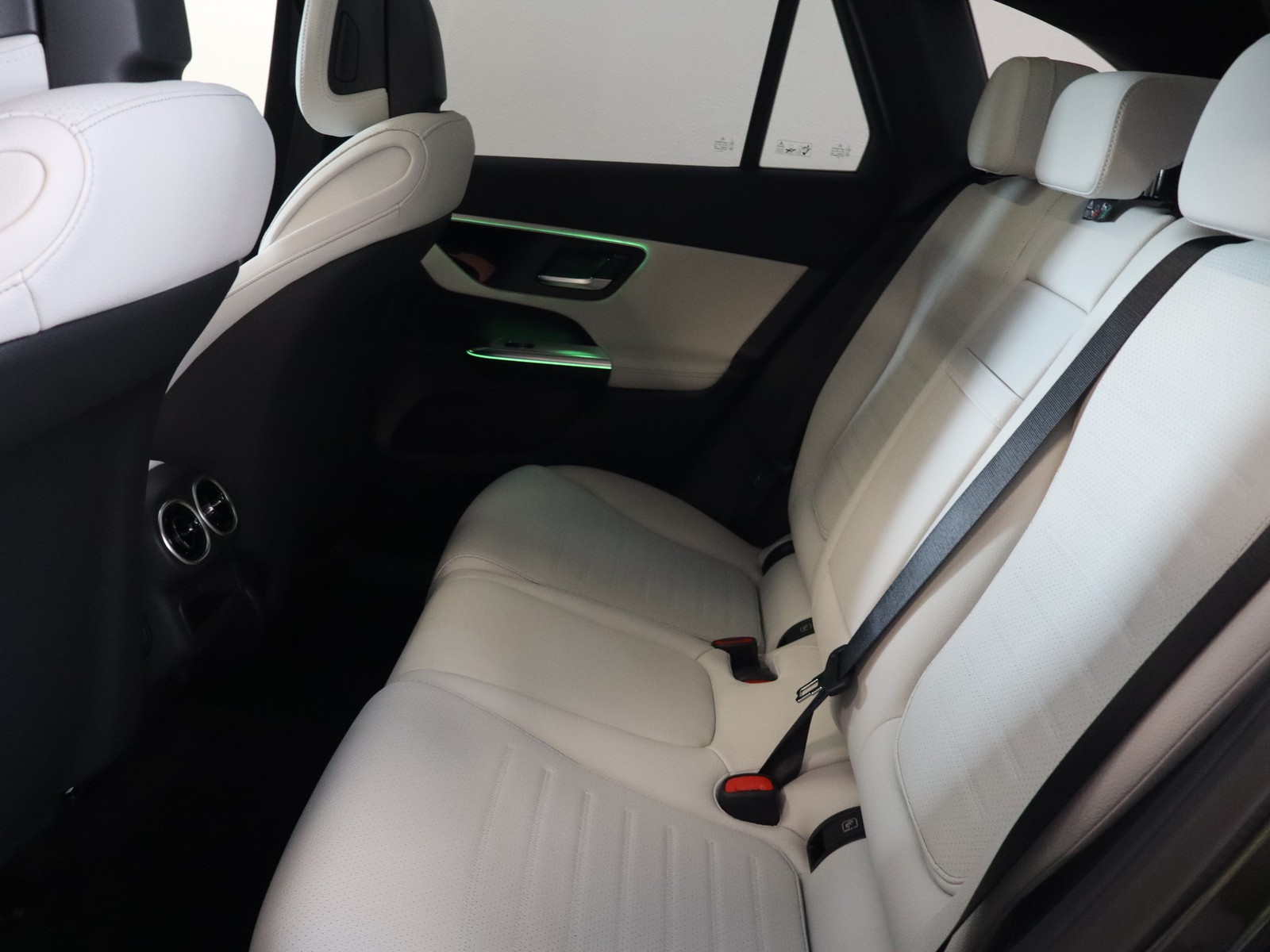 8 - Mercedes GLC suv 300 de plug-in hybrid amg line premium 4matic 9g-tronic