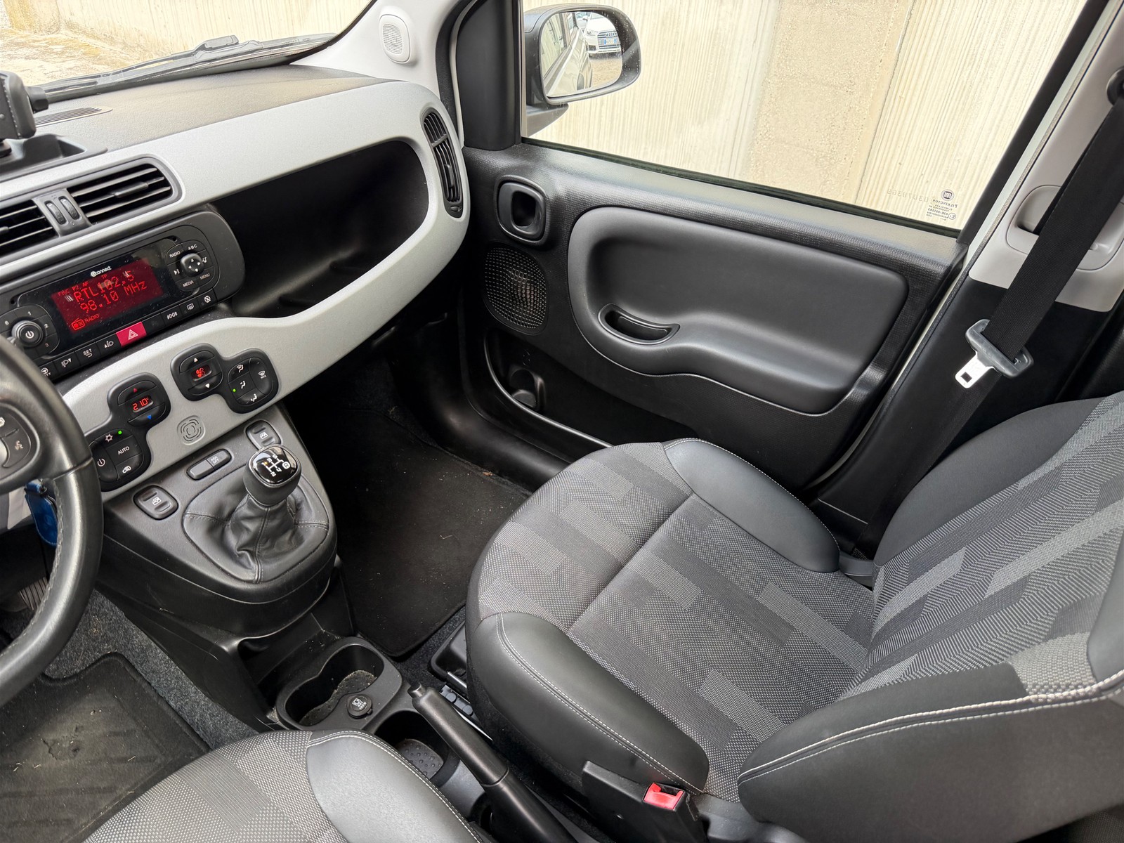 12 - Fiat Panda city cross 1.2 69cv s&s my19