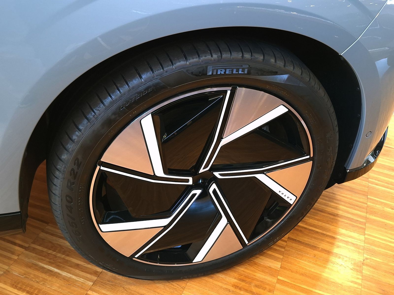12 - Volvo EX90 twin motor ultra awd edt
