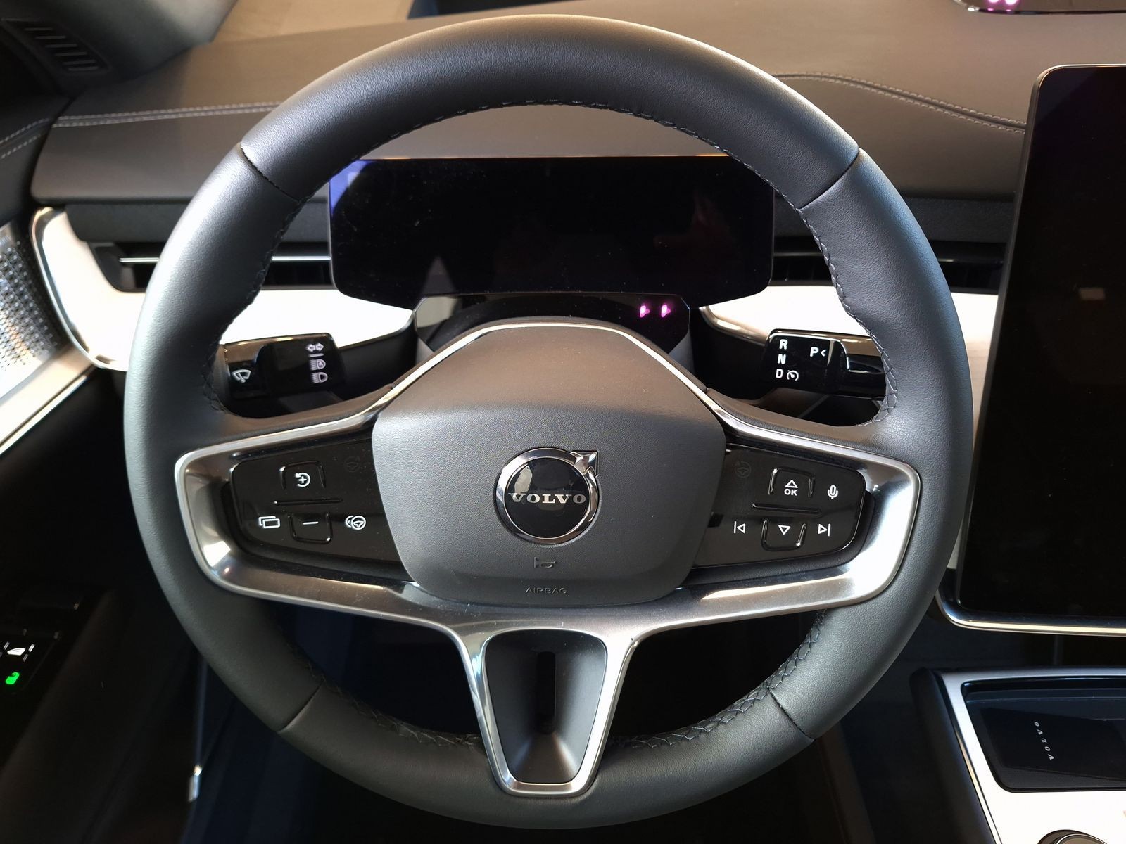 8 - Volvo EX90 twin motor ultra awd edt