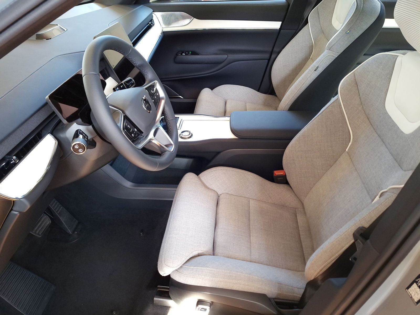 10 - Volvo EX90 twin motor ultra awd edt