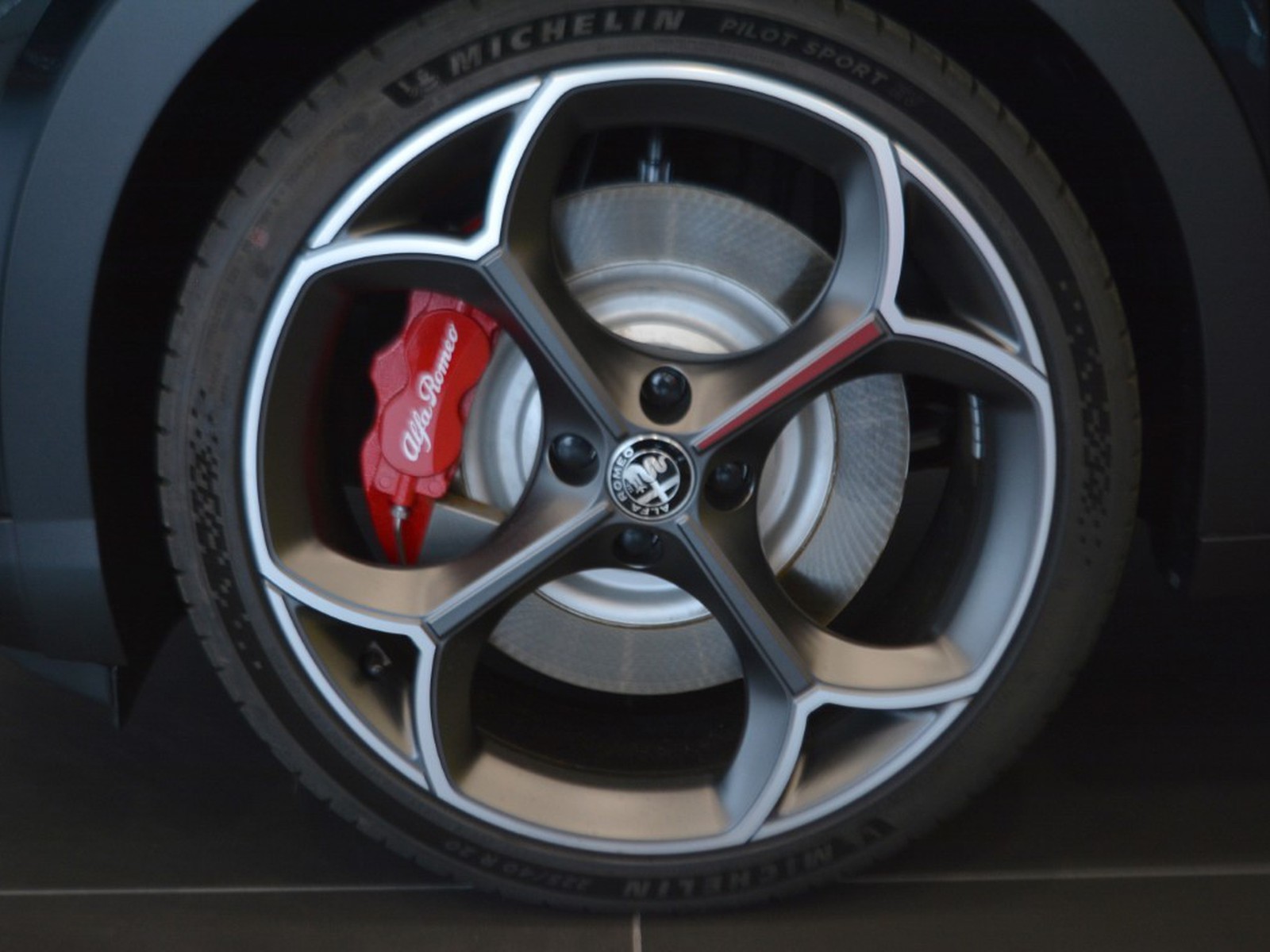 17 - Alfa Romeo Junior bev elettrica 280 veloce