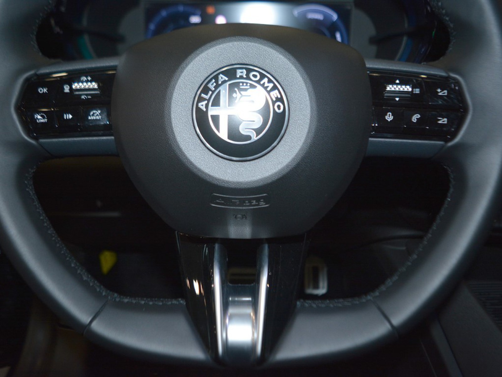 18 - Alfa Romeo Junior bev elettrica 280 veloce