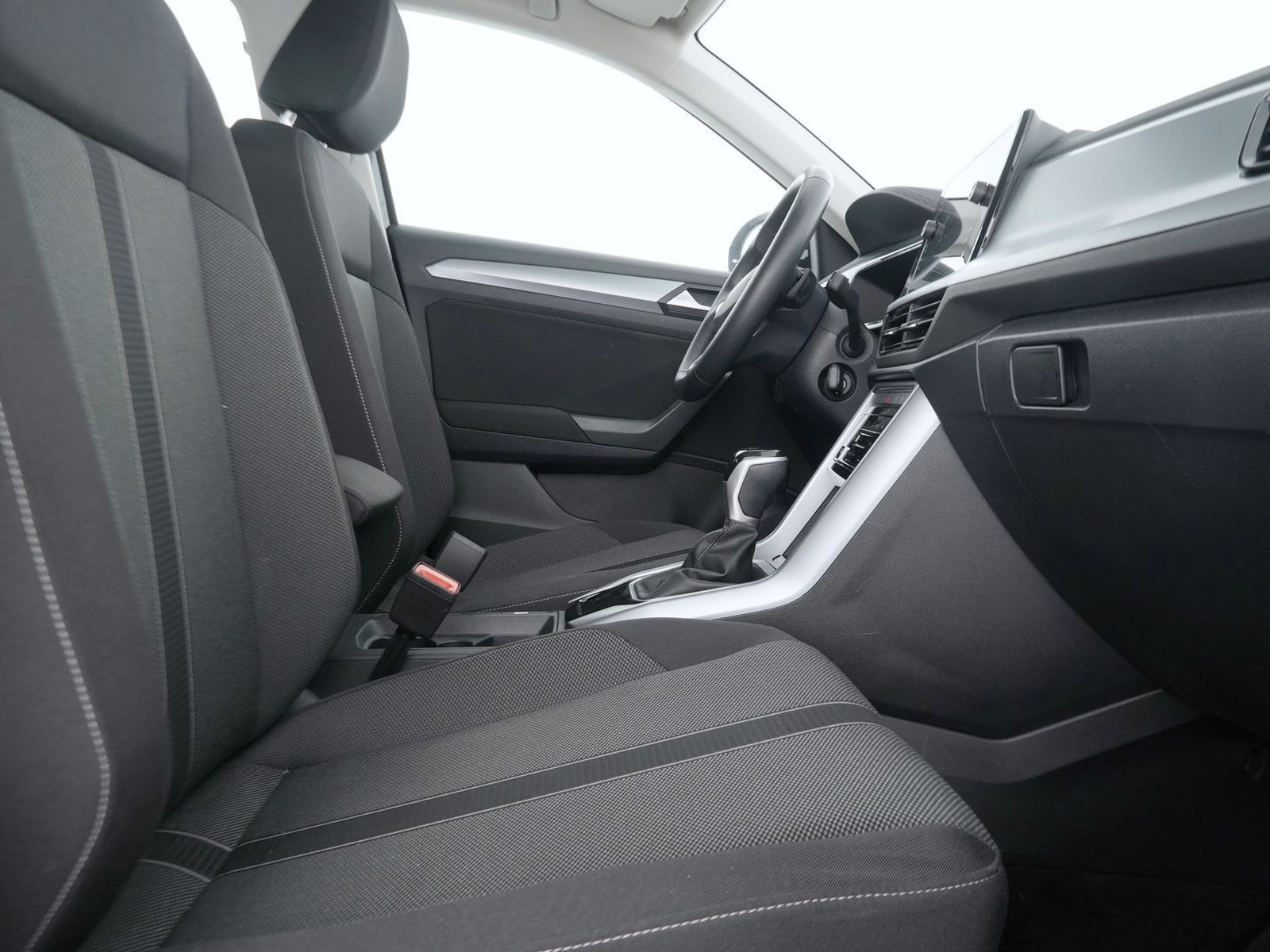 8 - Volkswagen T-Roc 2.0 tdi scr 150cv life dsg