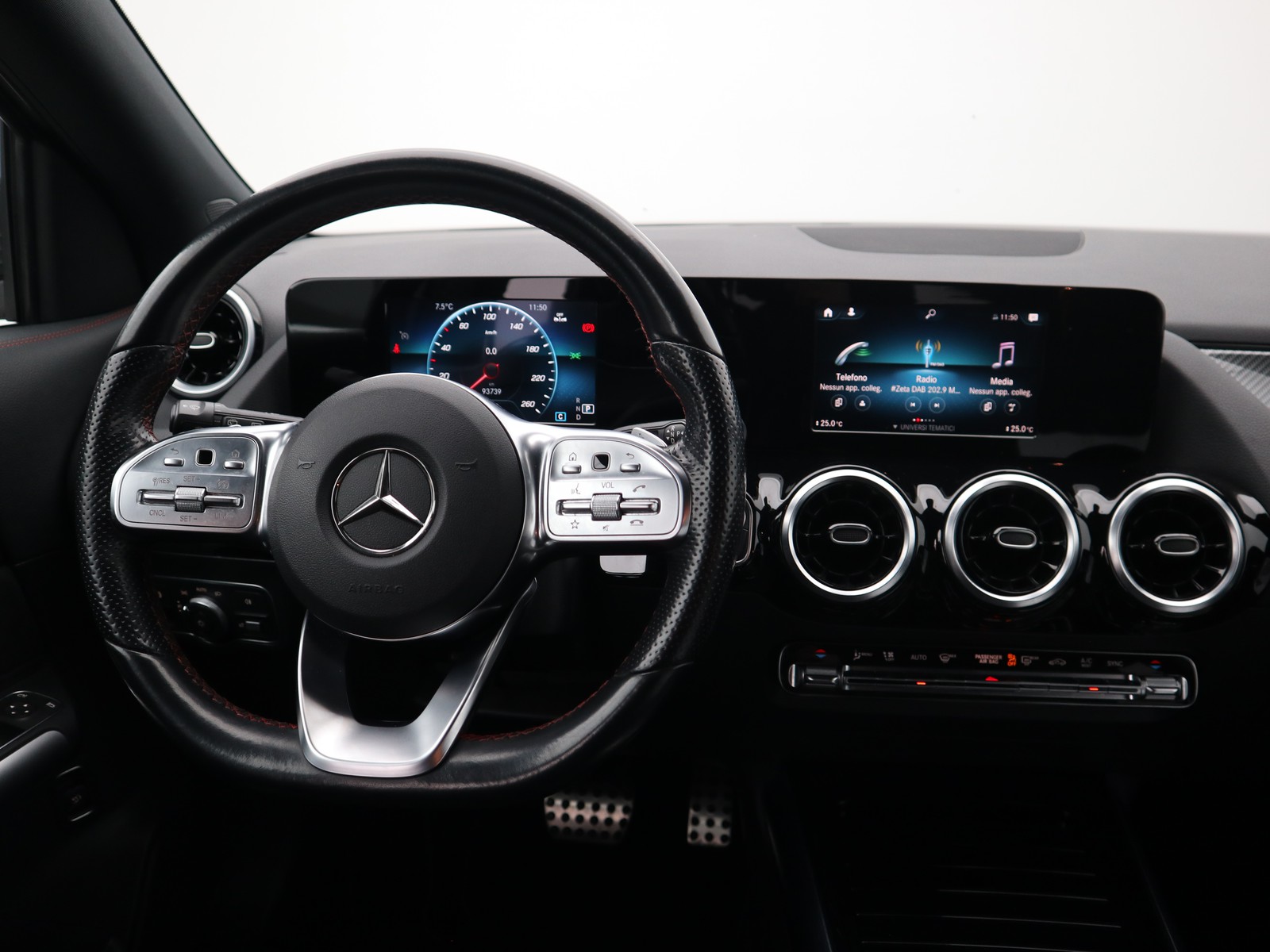 12 - Mercedes GLA 200 d premium 8g-dct