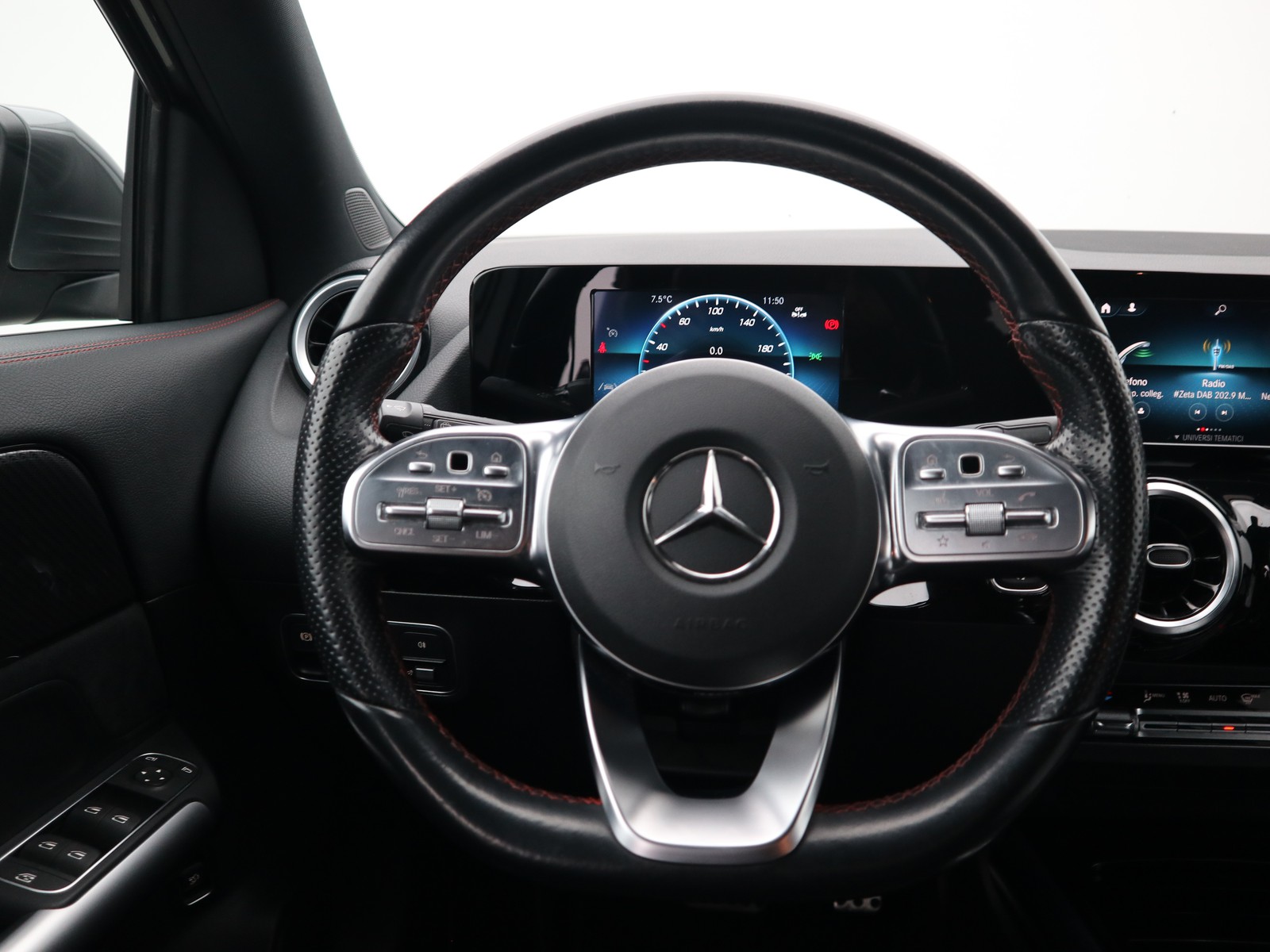 15 - Mercedes GLA 200 d premium 8g-dct