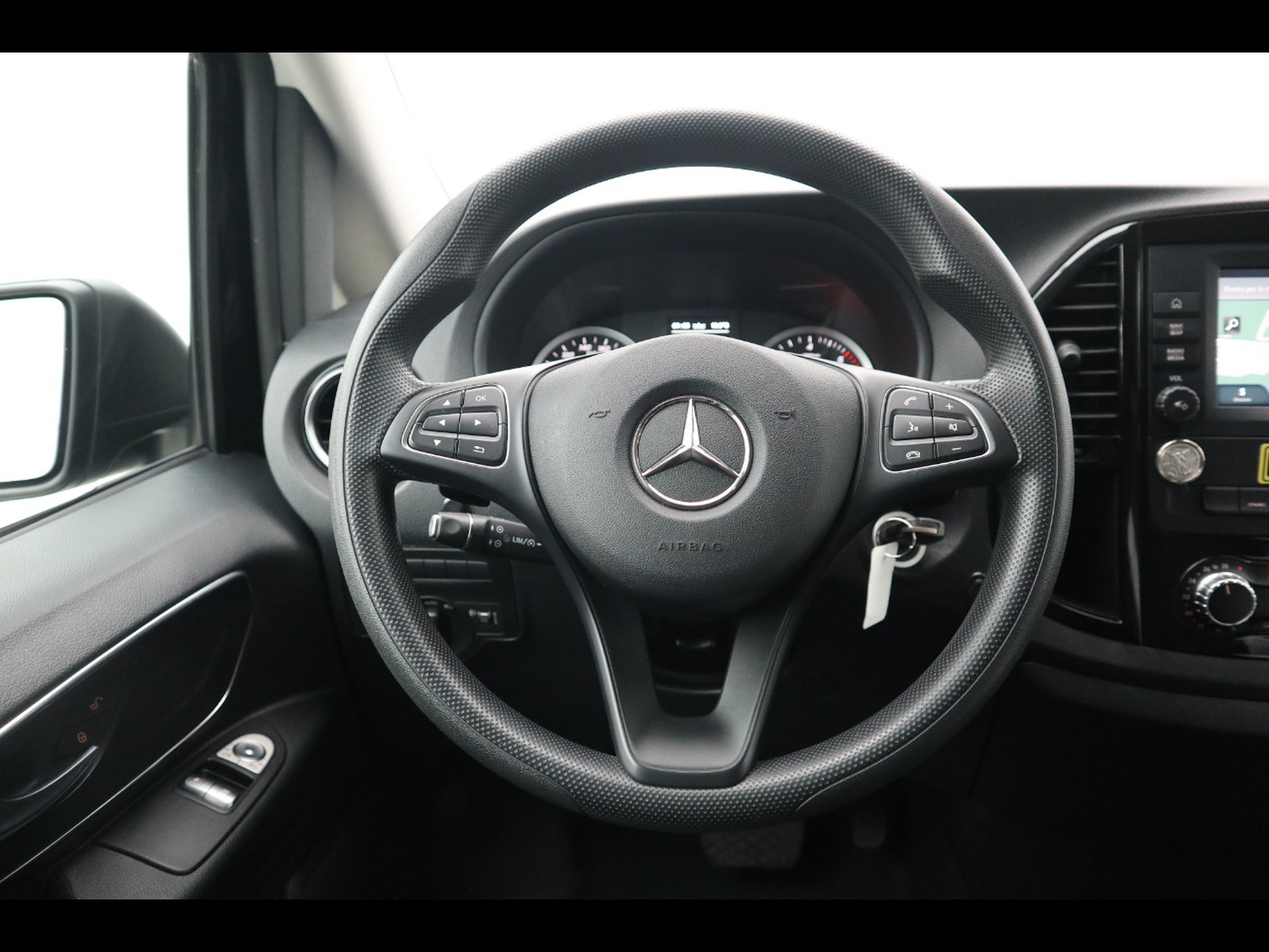 15 - Mercedes Vans Vito 116 cdi long tourer pro auto my20