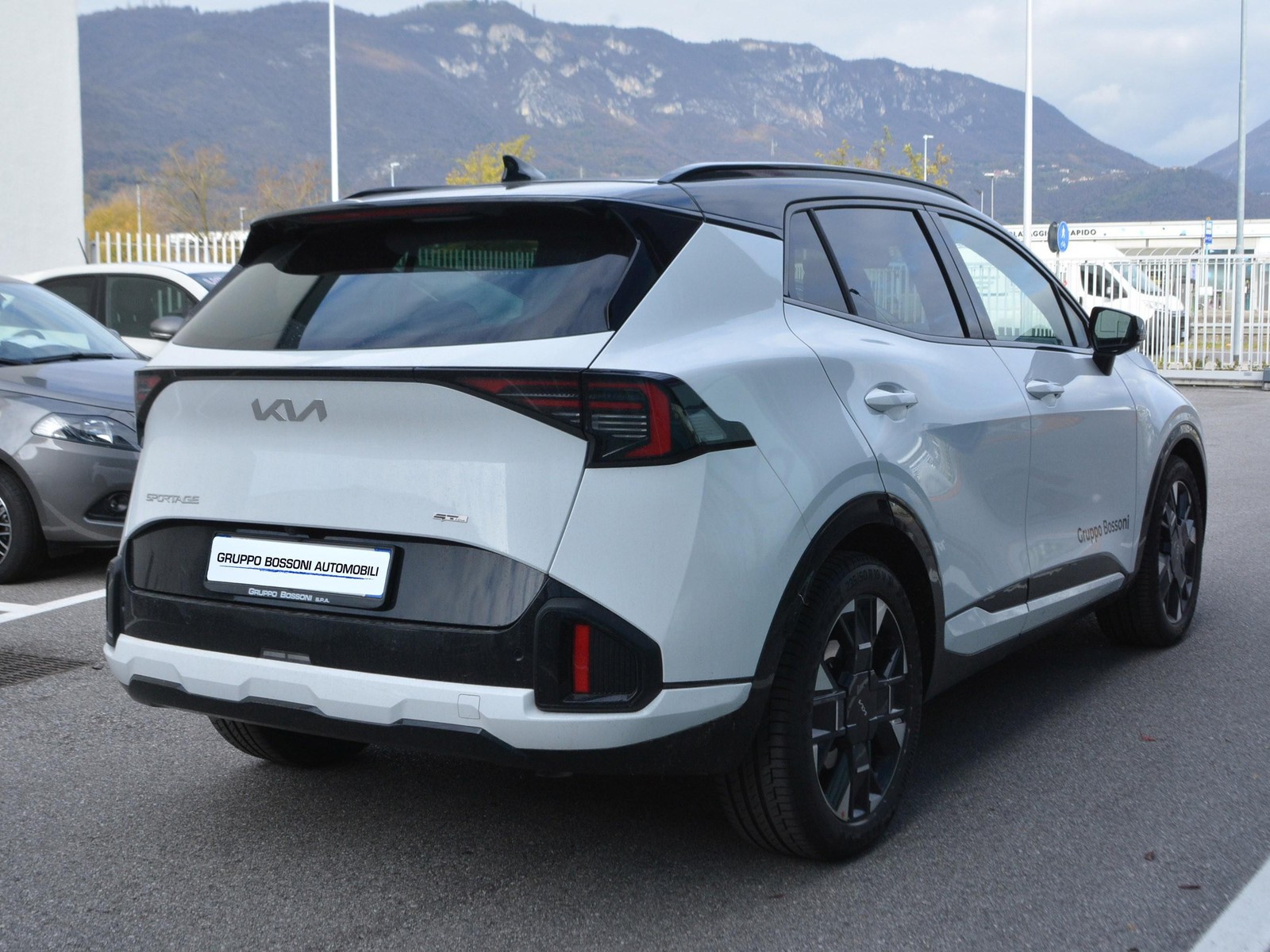 3 - Kia Sportage 1.6 crdi mhev gt-line sunroof pack dct7