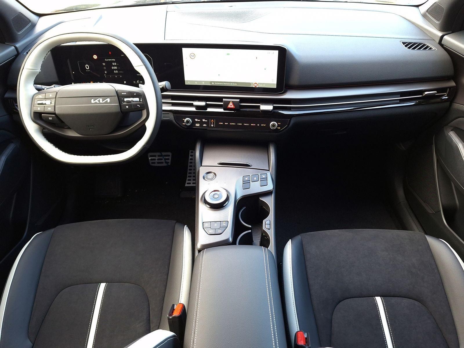 8 - Kia Sportage 1.6 crdi mhev gt-line sunroof pack dct7