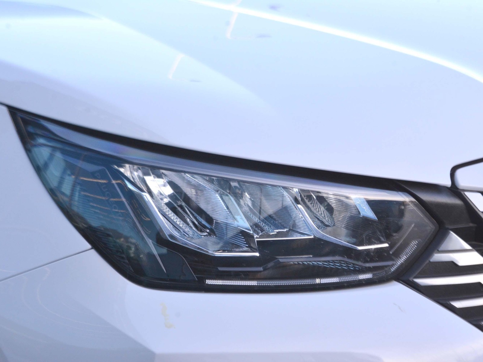 21 - Peugeot 2008 1.2 puretech 100cv allure s&s