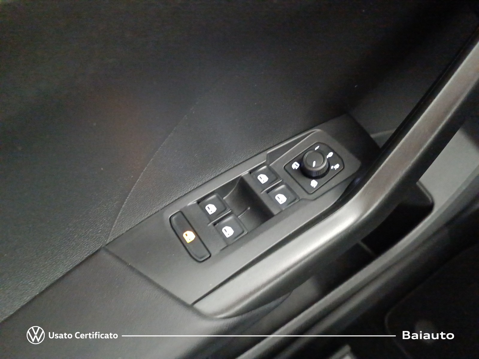 17 - Volkswagen T-Cross 1.0 tsi 95cv style