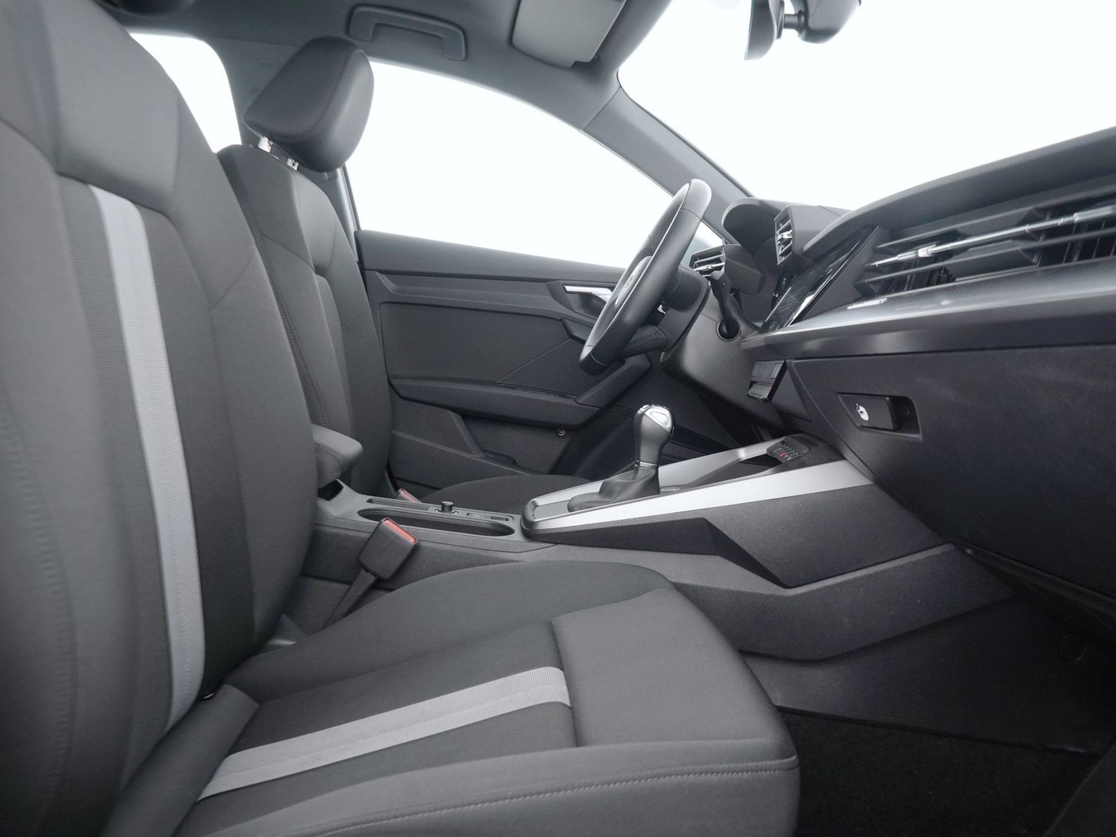 16 - Audi A3 sportback 30 2.0 tdi