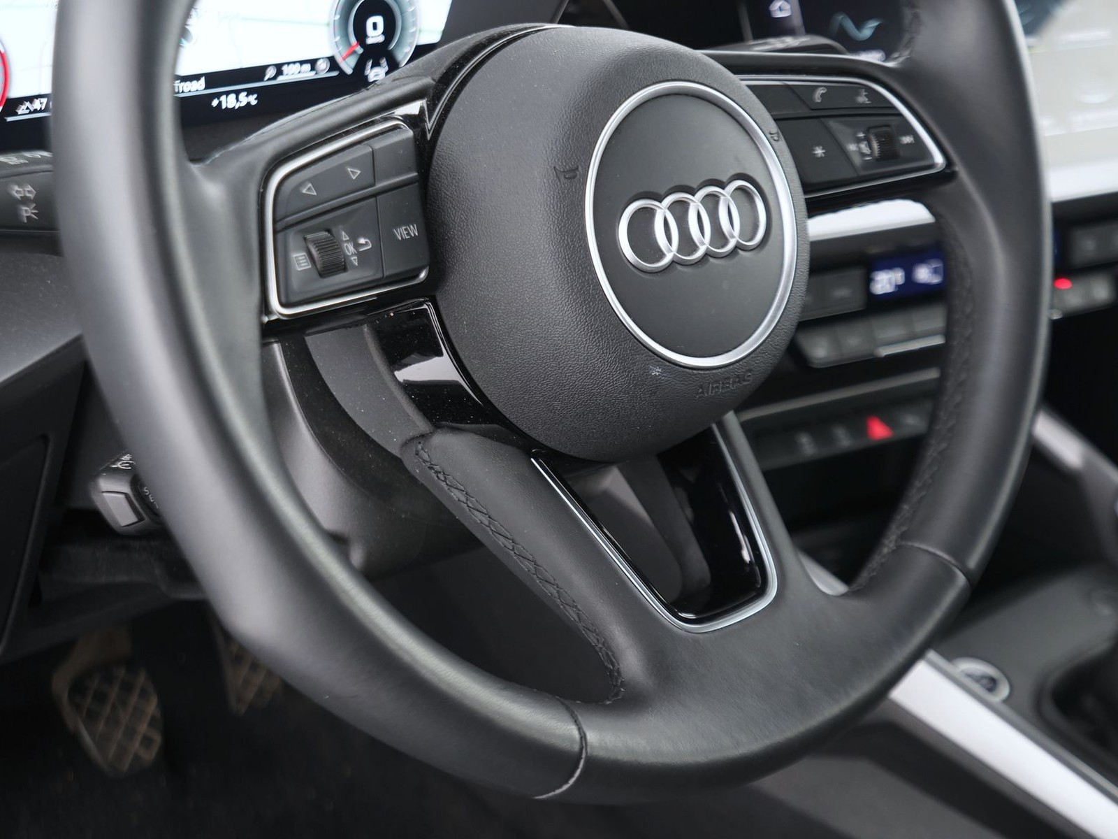 24 - Audi A3 sportback 30 2.0 tdi