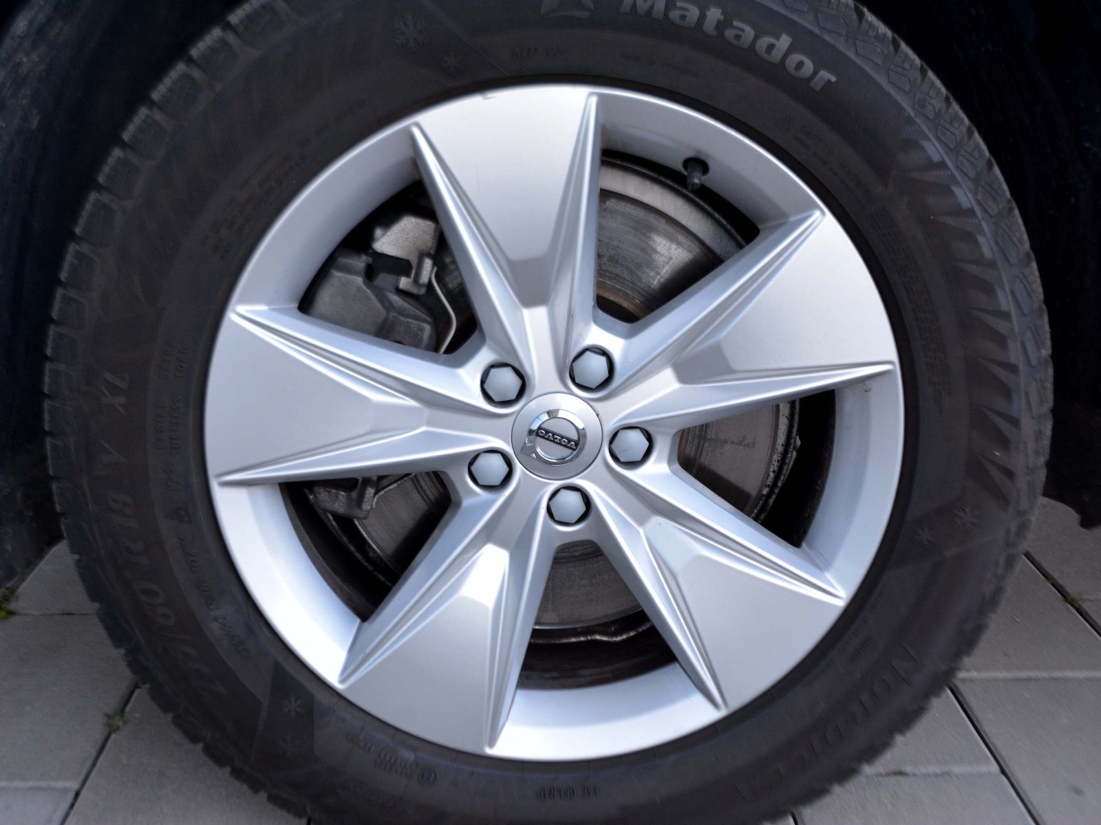 16 - Volvo XC60 2.0 b4 core automatico