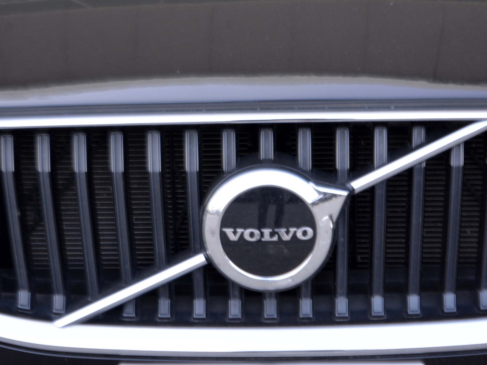 22 - Volvo XC60 2.0 b4 core automatico