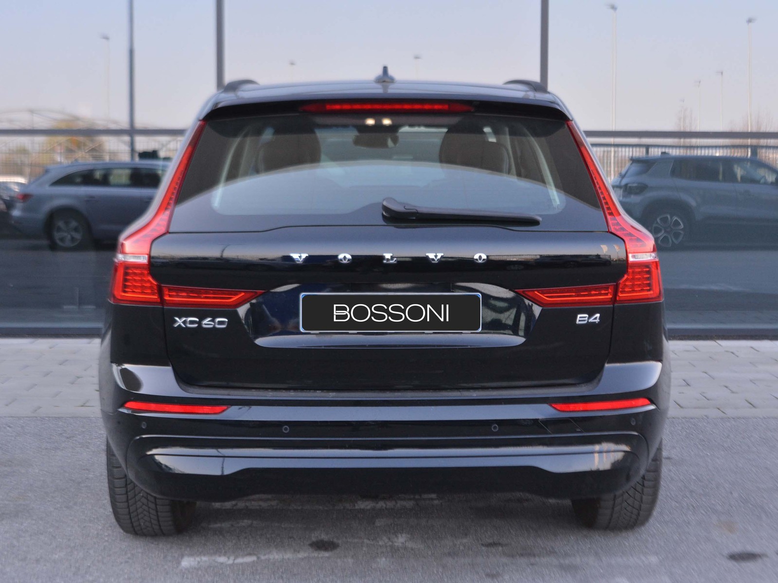 5 - Volvo XC60 2.0 b4 core automatico