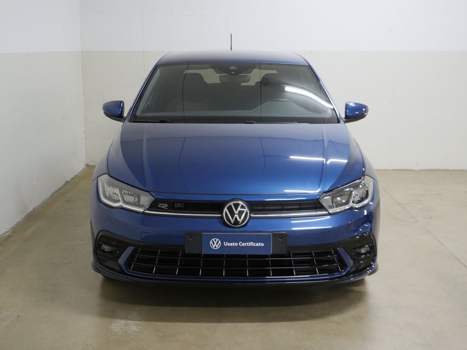 2 - Volkswagen Polo 1.0 tsi 95cv r line