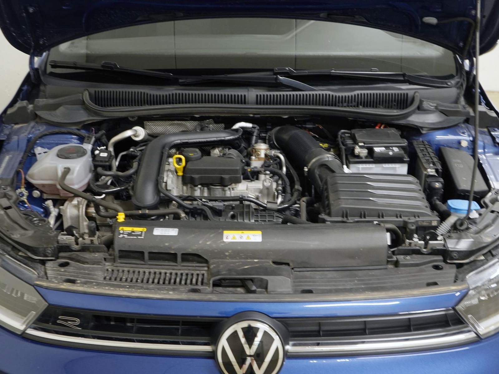 11 - Volkswagen Polo 1.0 tsi 95cv r line