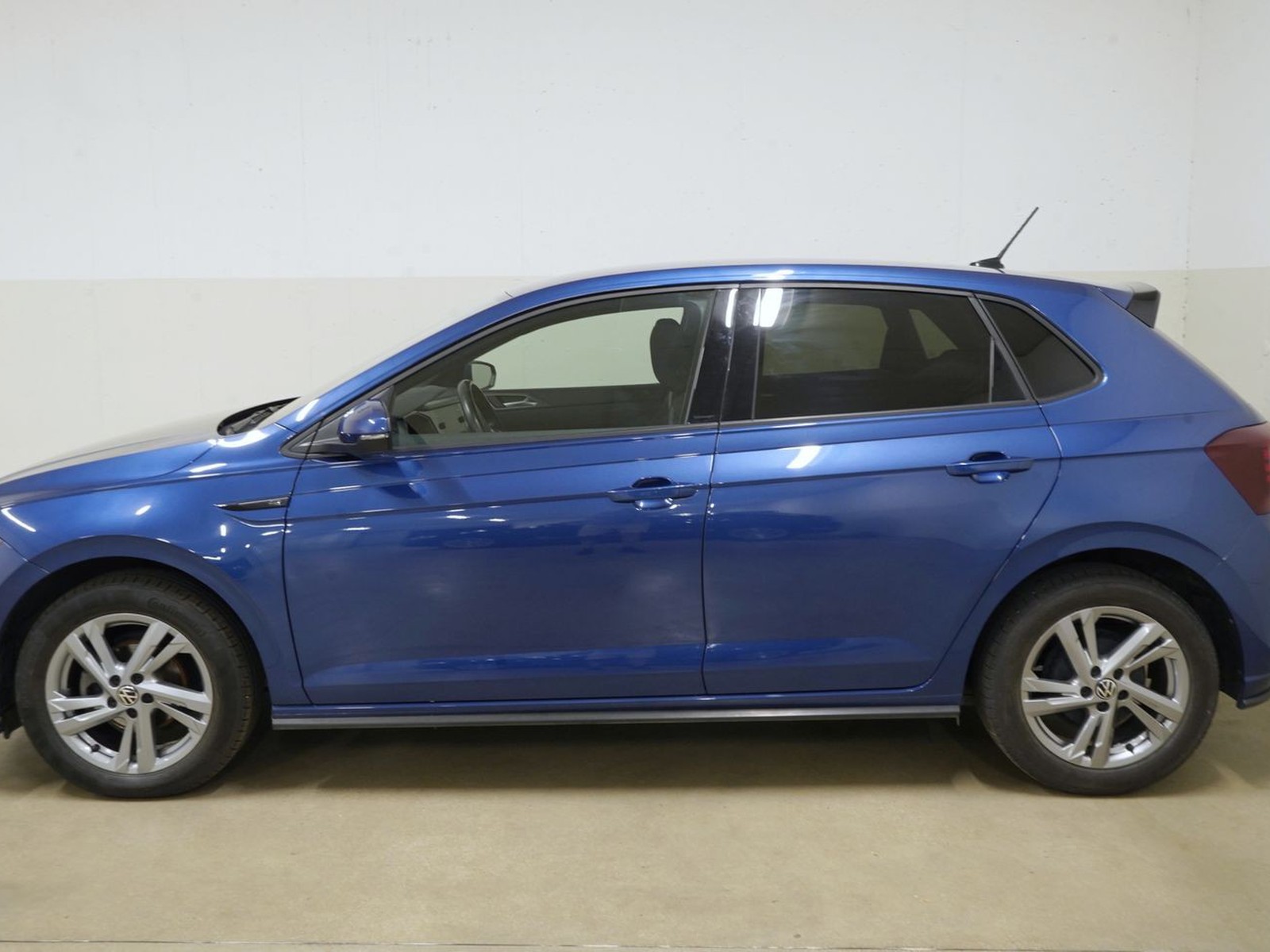 3 - Volkswagen Polo 1.0 tsi 95cv r line