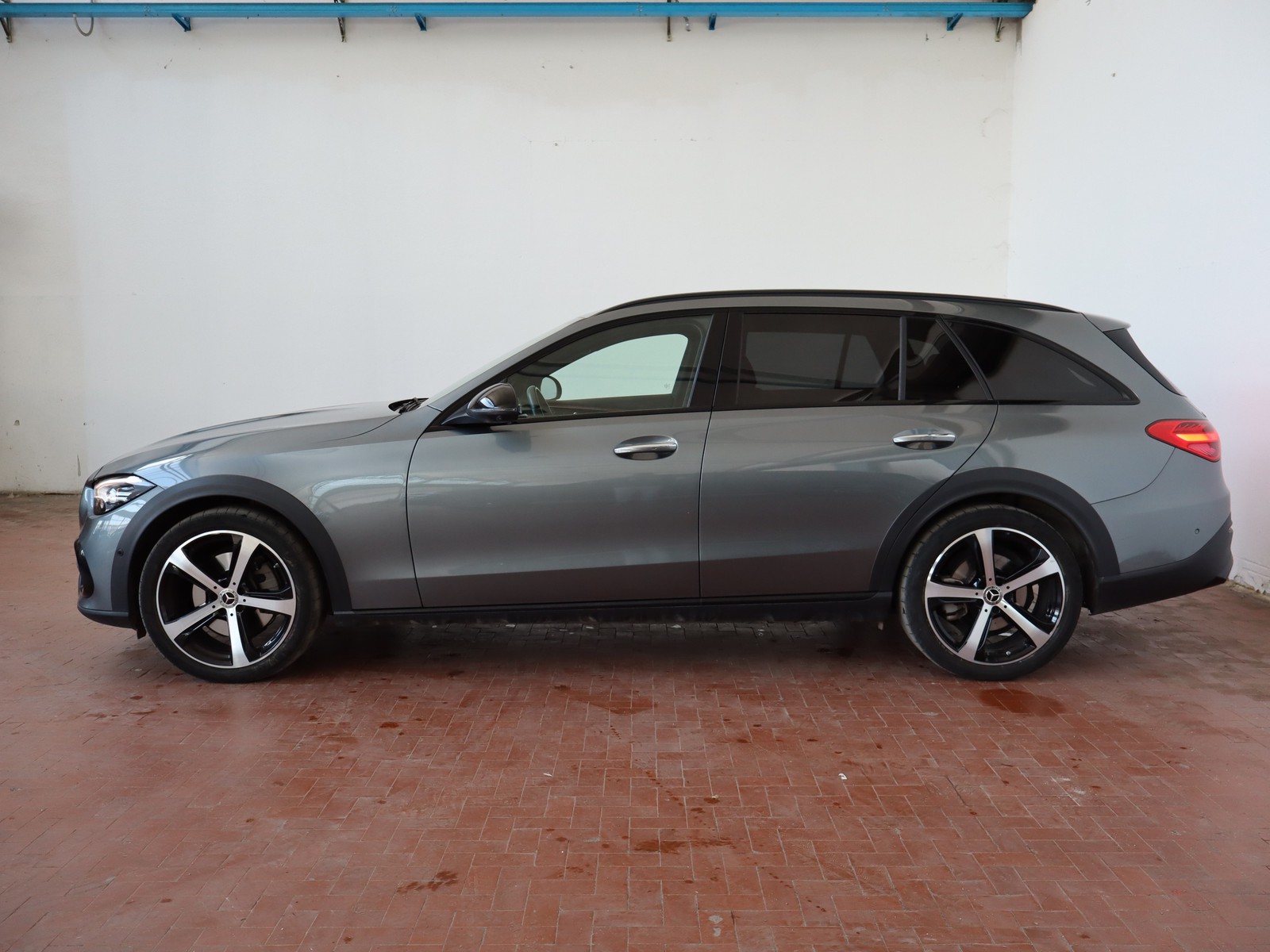 3 - Mercedes Classe C station wagon all-terrain 220 d mild hybrid premium 4matic 9g-tronic