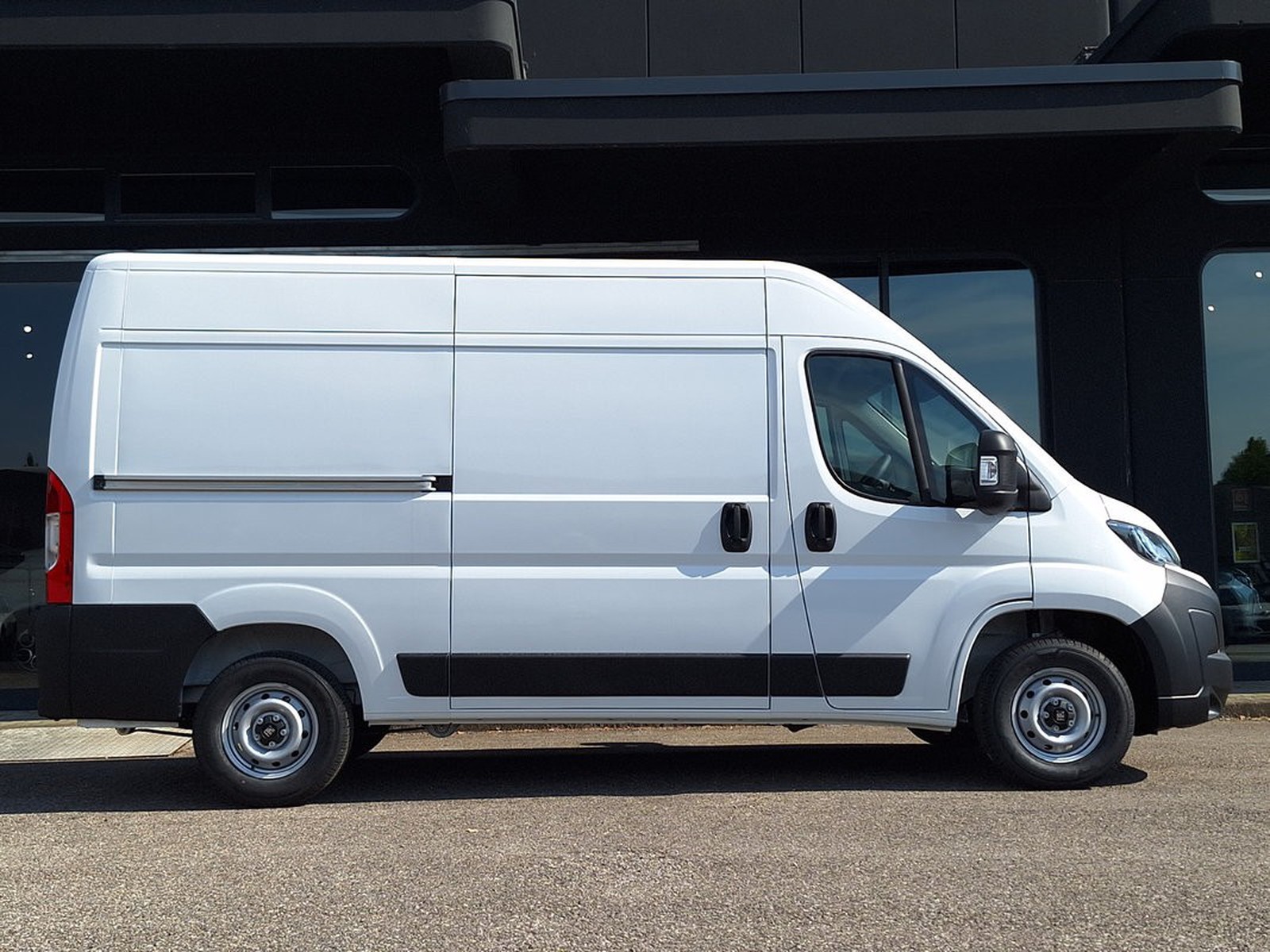 4 - Fiat Professional Ducato Serie 2 Stock My25.5 (0mm) Furgone Lastrato L2h2 33 2.2 Die
