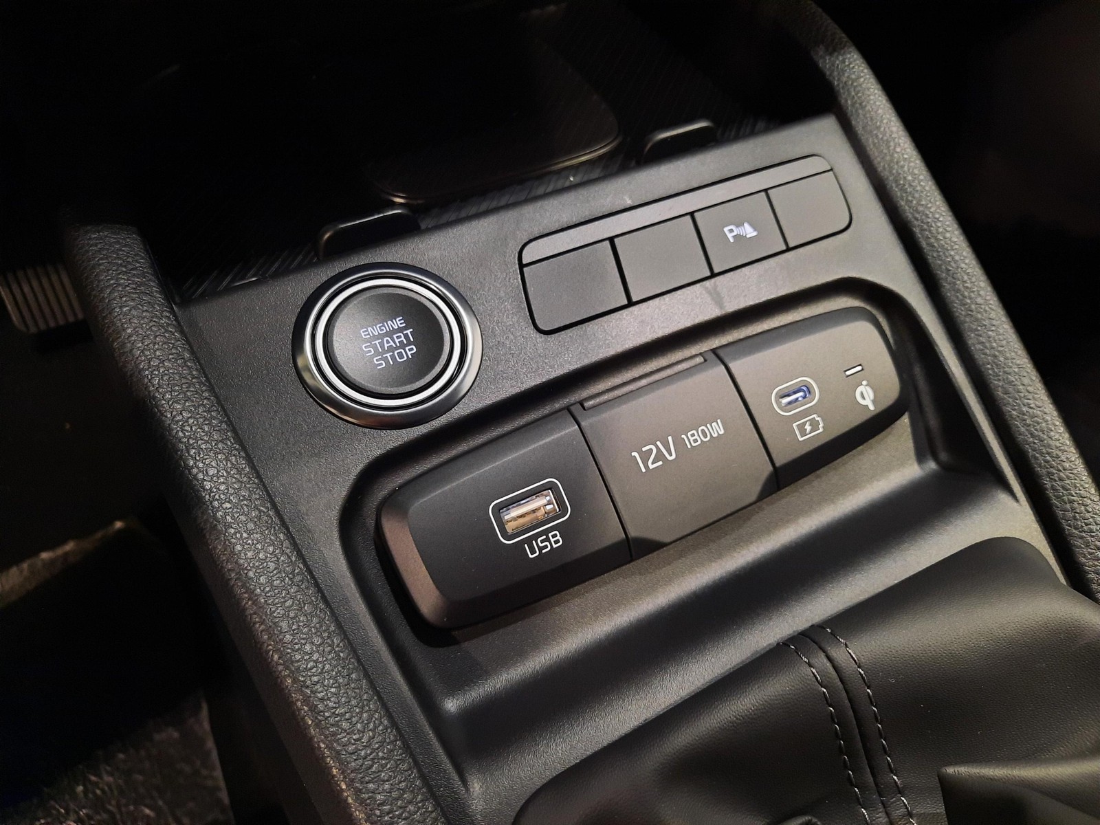 14 - Kia Stonic 1.0 t-gdi mhev style tech pack