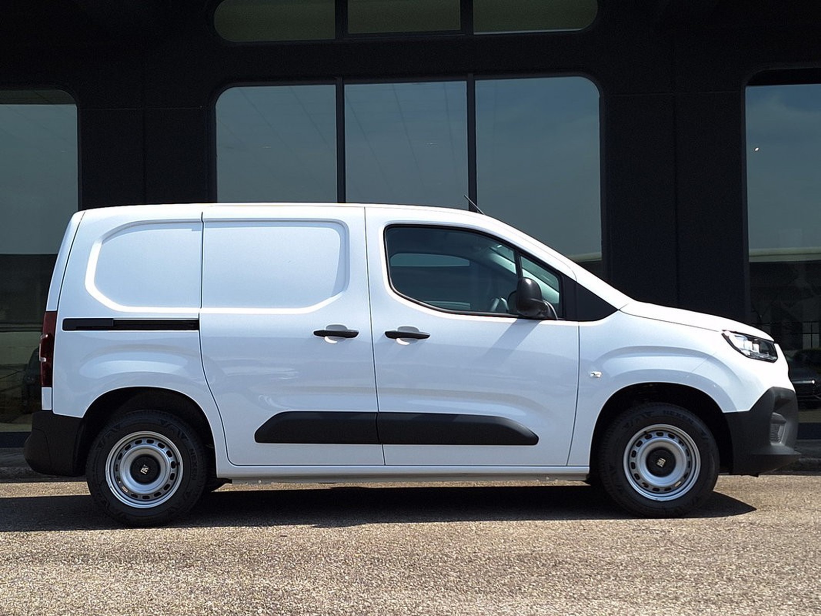4 - Fiat Professional Doblò van m 1.5 diesel 100cv