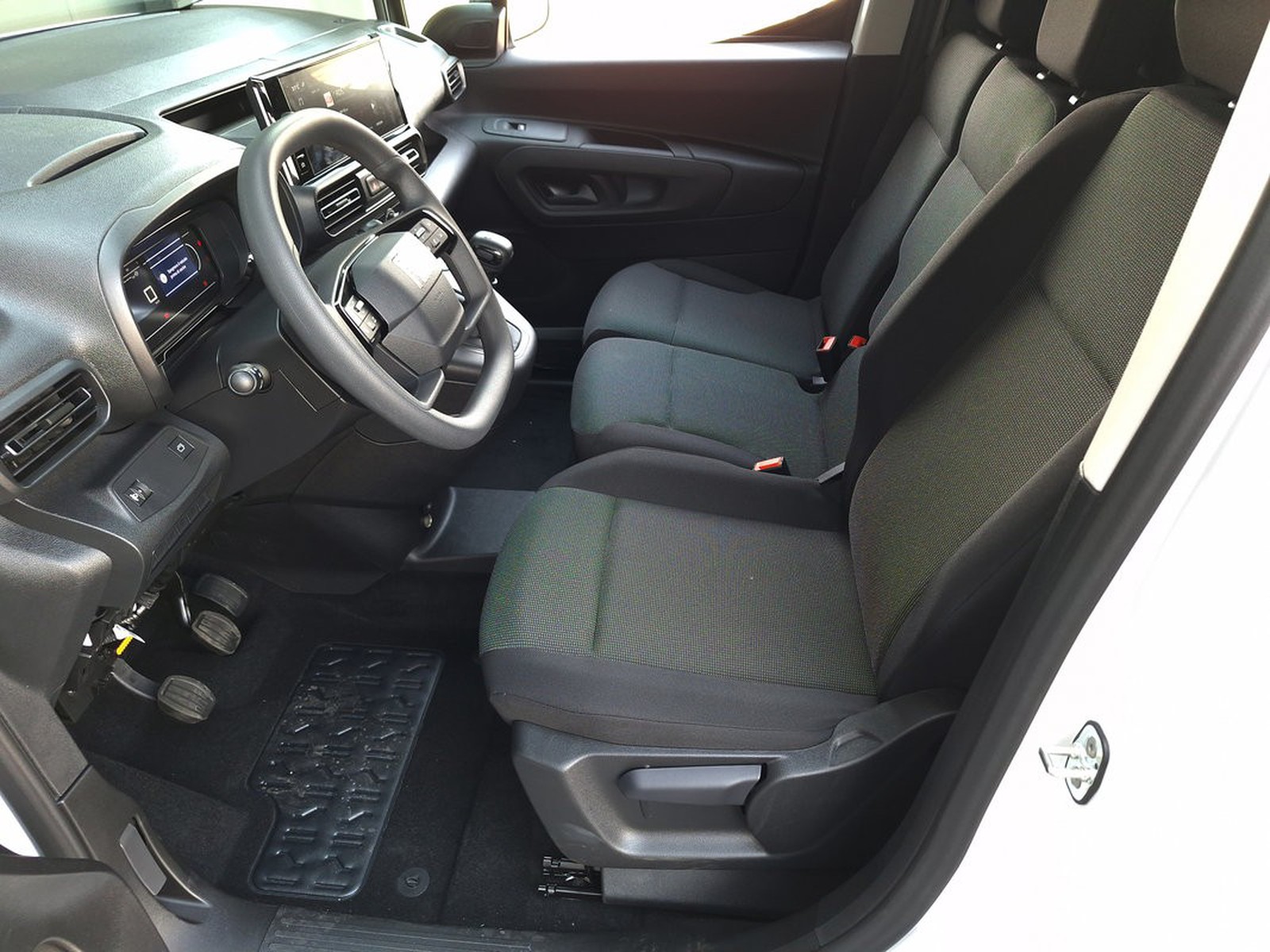 12 - Fiat Professional Doblò Van M 1.5 Diesel 100 Cv Manuale