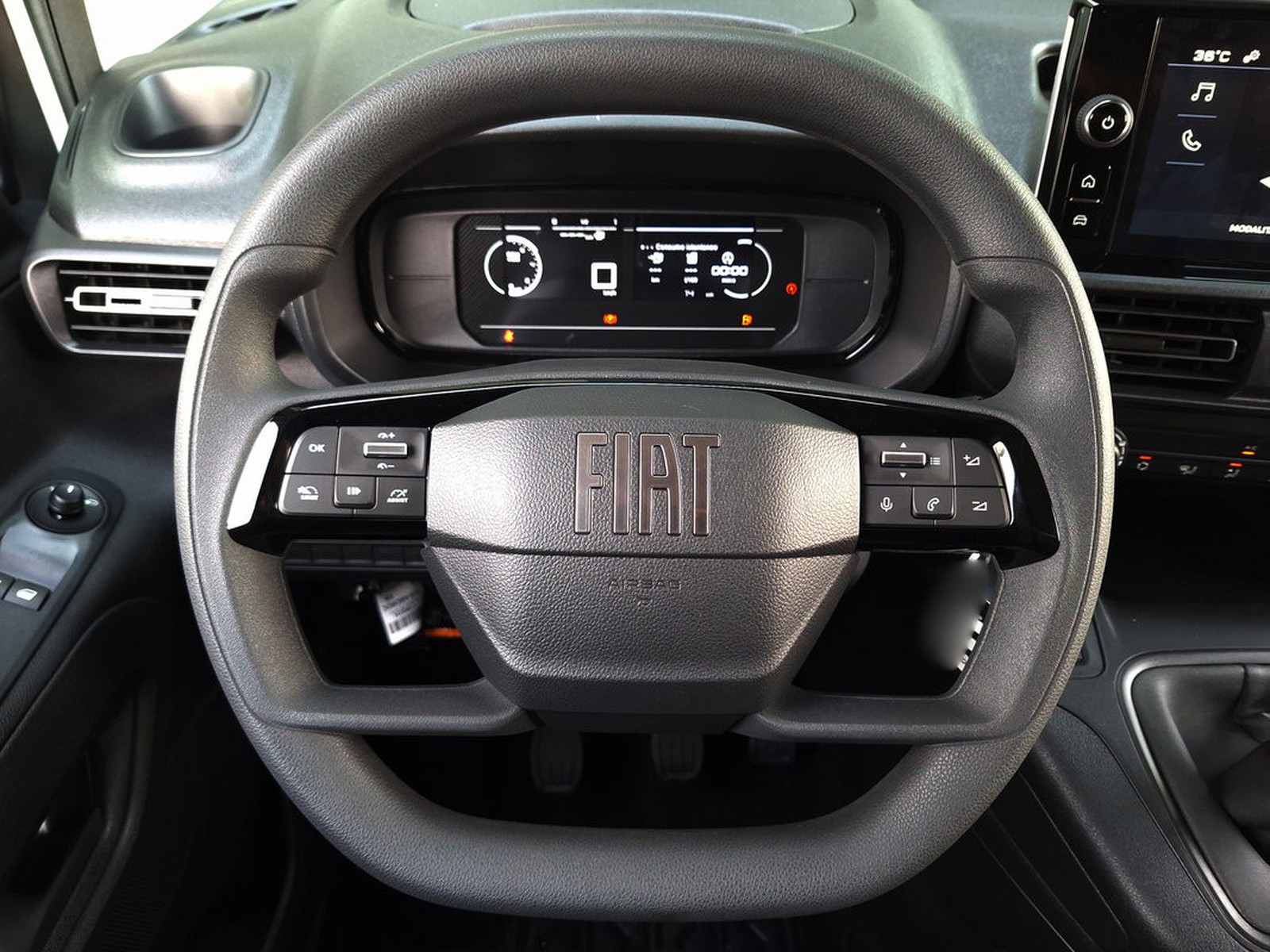 10 - Fiat Professional Doblò Van M 1.5 Diesel 100 Cv Manuale