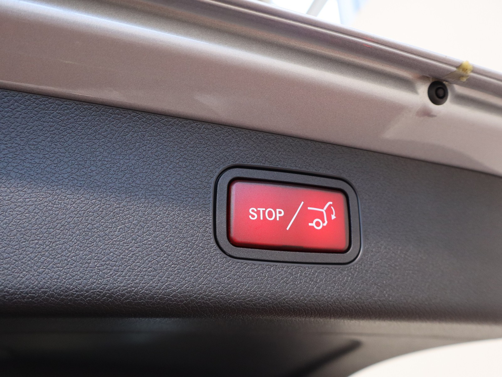 18 - Mercedes Classe E station wagon 220 d advanced plus 4matic 9g-tronic