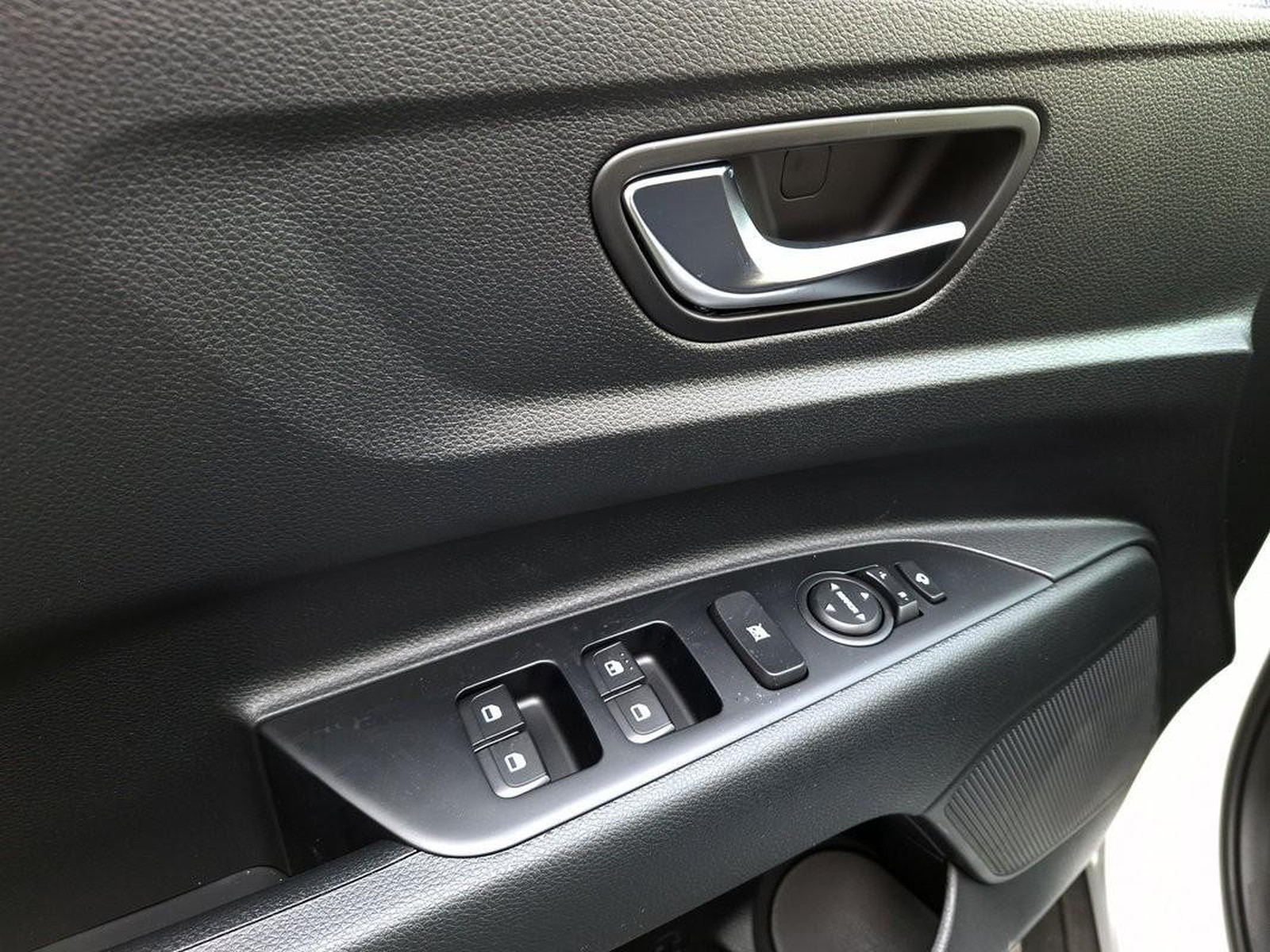 11 - Kia Stonic 1.0 t-gdi style tech pack