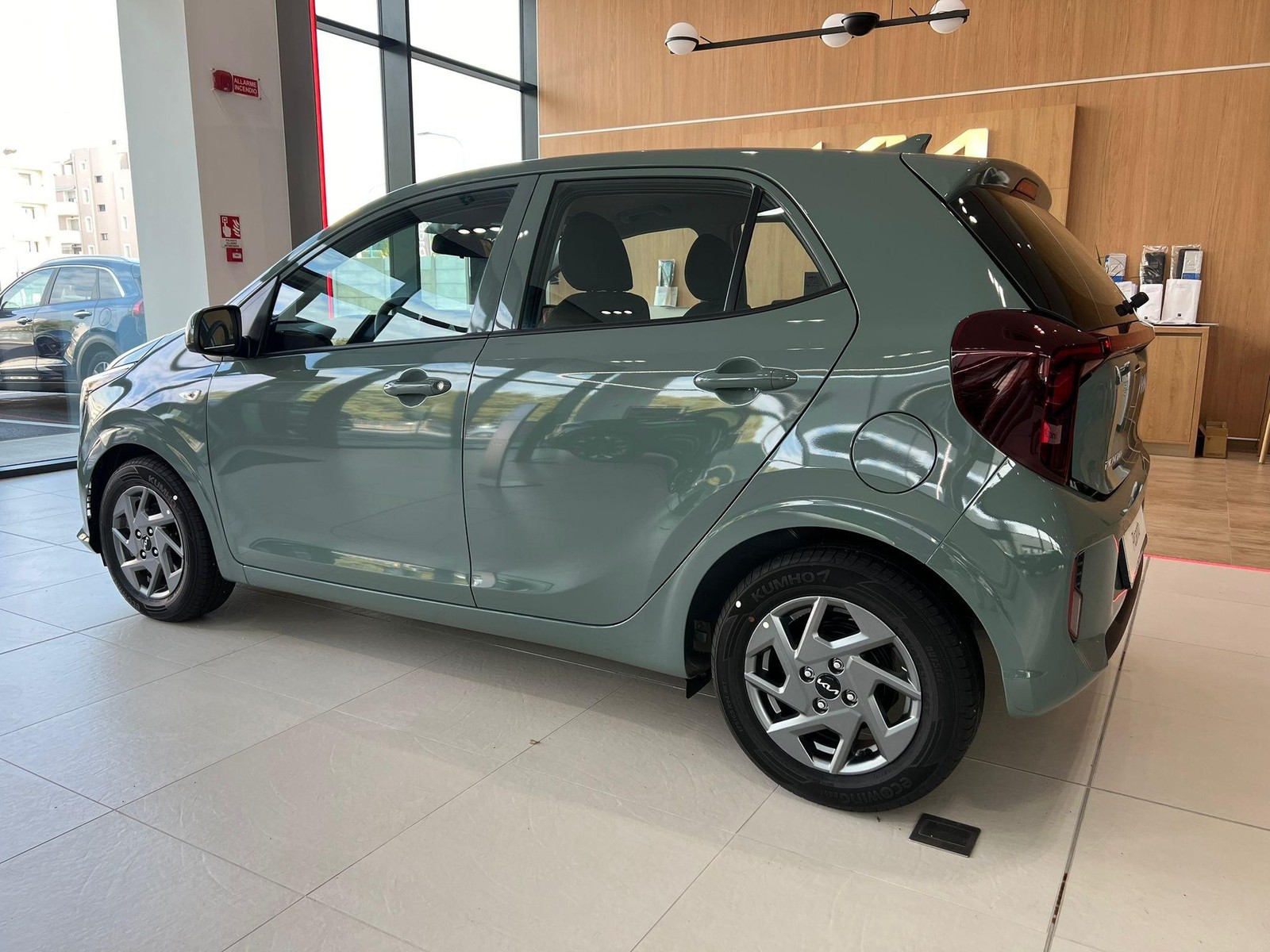 4 - Kia Picanto 1.0 gdi urban