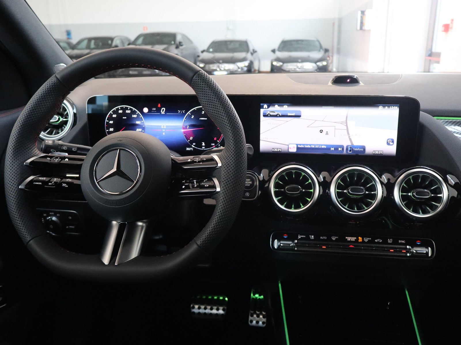 12 - Mercedes GLA 200 d amg line premium 4matic 8g-dct