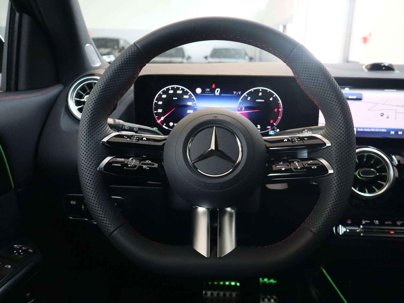 17 - Mercedes GLA 200 d amg line premium 4matic 8g-dct