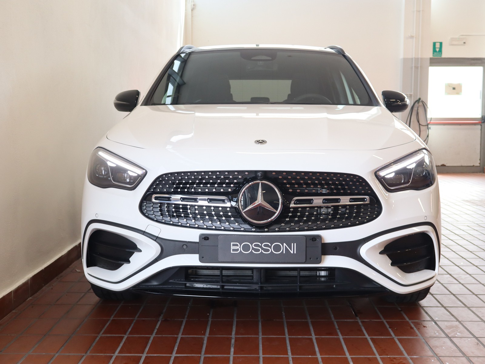 2 - Mercedes GLA 200 d amg line extra 8g-dct