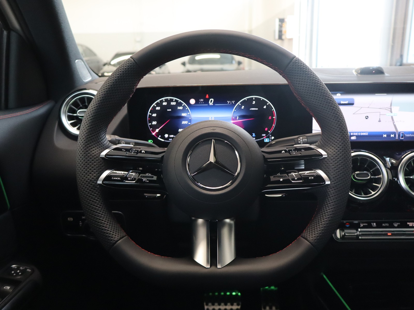17 - Mercedes GLA 200 d amg line extra 8g-dct