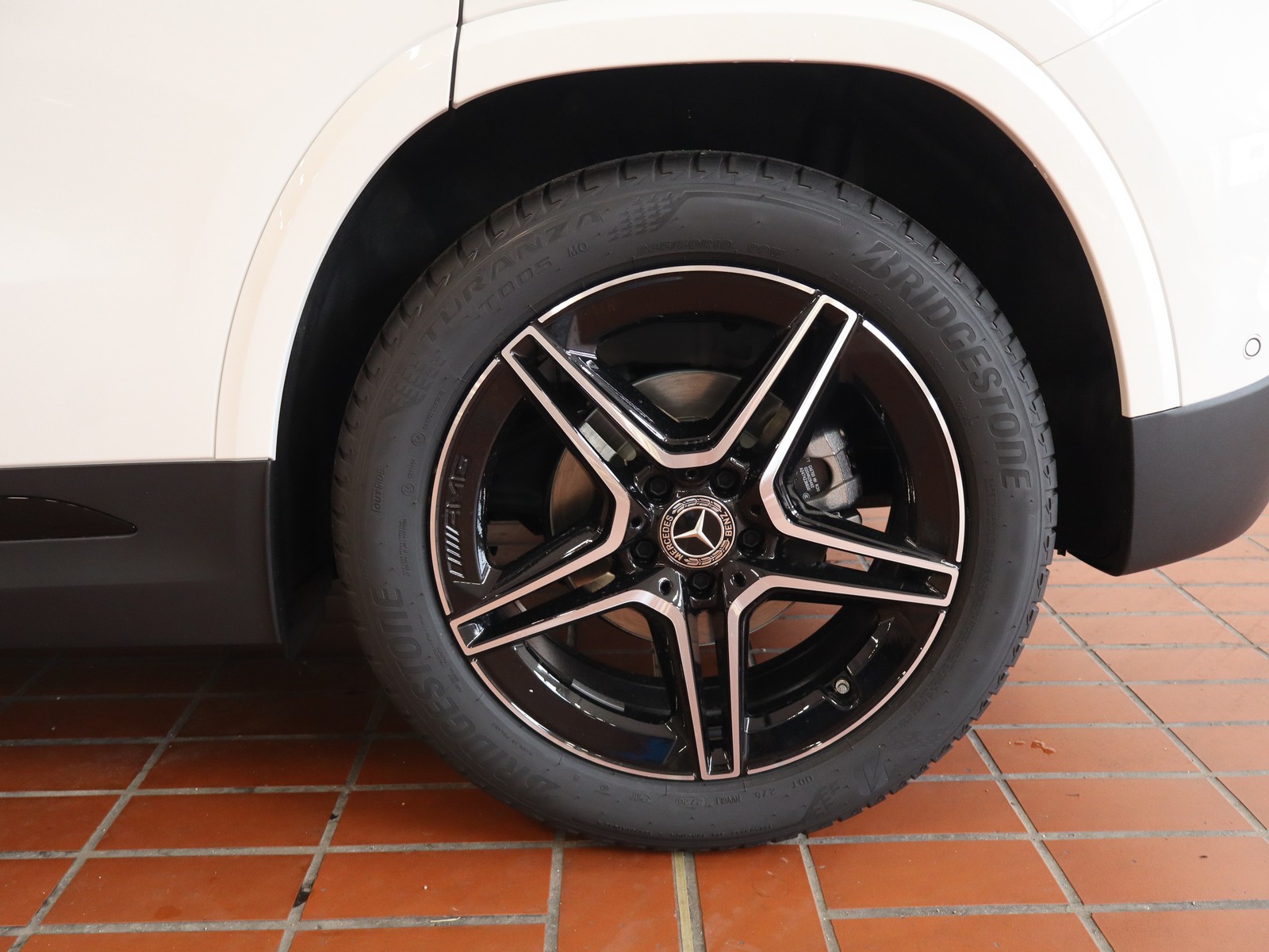 4 - Mercedes GLA 200 d amg line extra 8g-dct