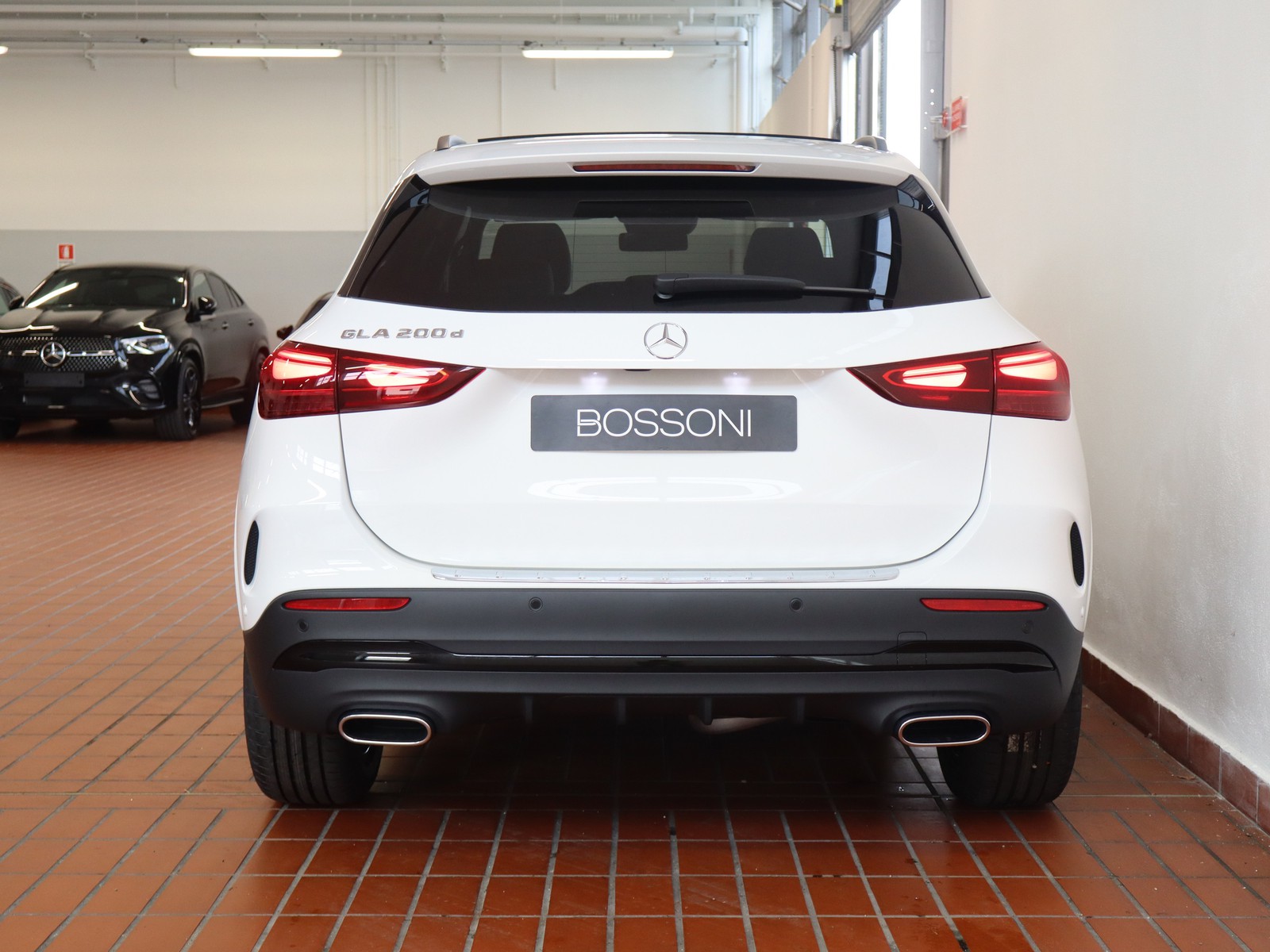 6 - Mercedes GLA 200 d amg line extra 8g-dct