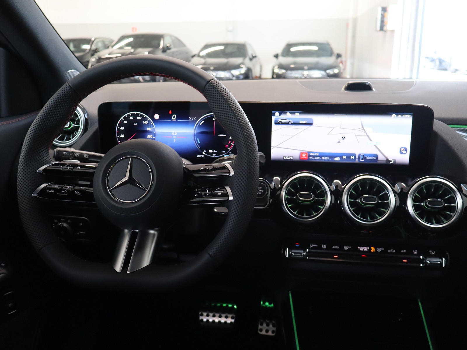 12 - Mercedes GLA 250 e plug-in hybrid amg line extra 8g-dct