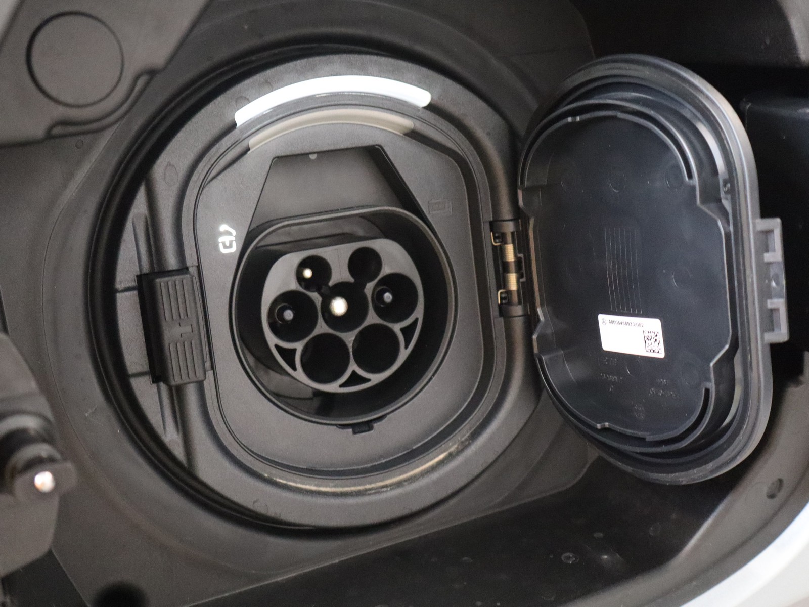 18 - Mercedes GLA 250 e plug-in hybrid amg line extra 8g-dct