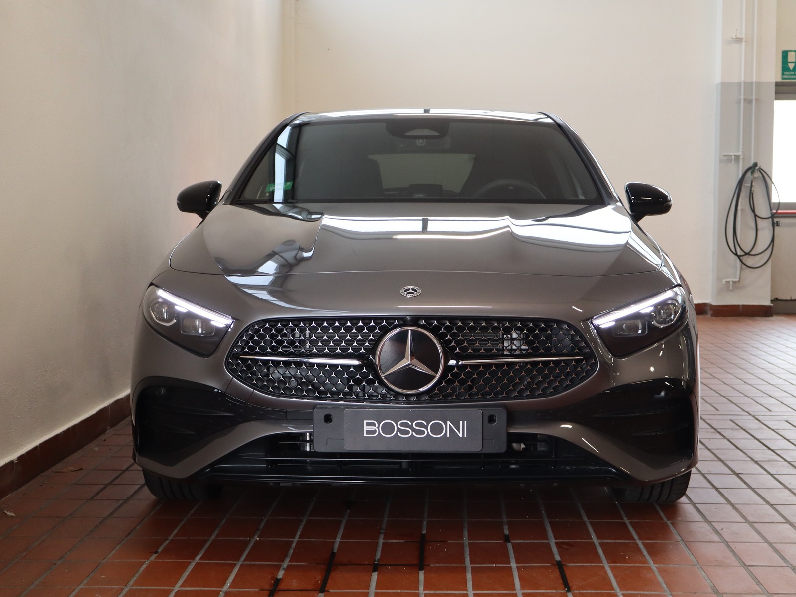 2 - Mercedes Classe A 250 e plug-in hybrid amg line extra speedshift dct amg 8g