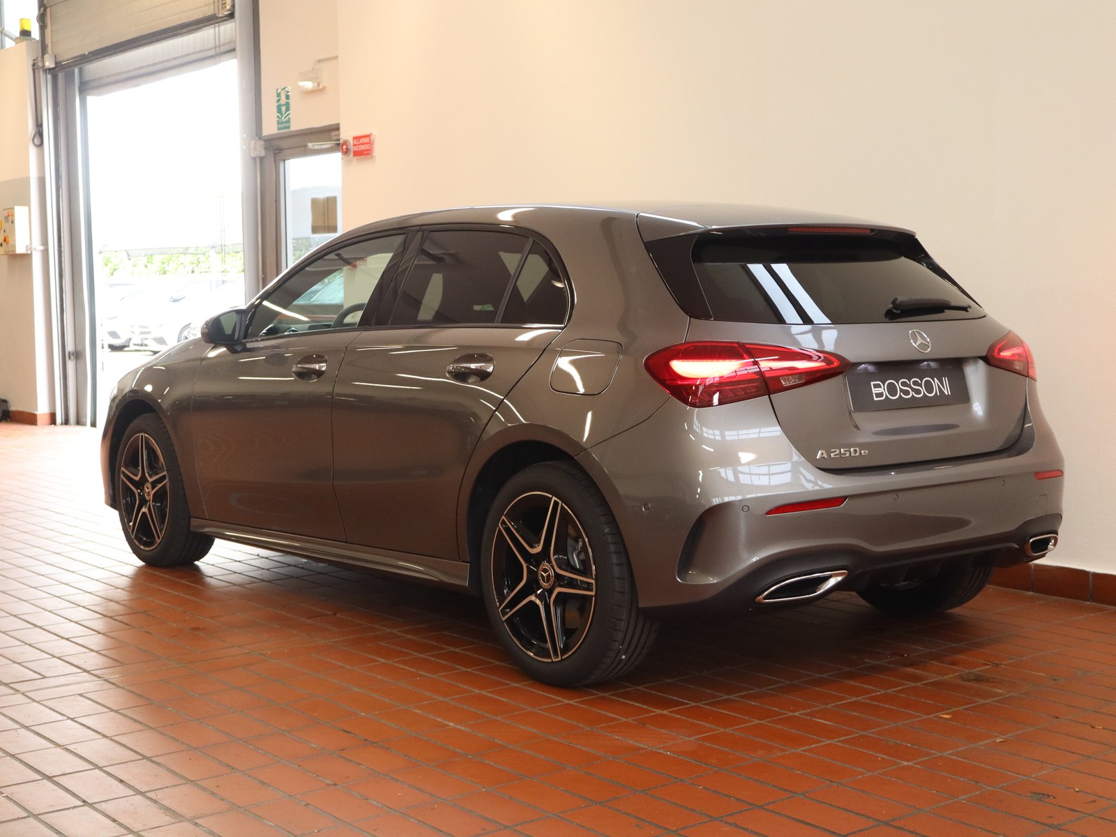 5 - Mercedes Classe A 250 e plug-in hybrid amg line extra speedshift dct amg 8g